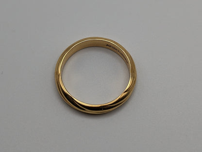 18k Yellow Gold 4mm Wide Wedding Band. Comfort Fit Wedding Band. 18k Yellow Gold Anniversary Band. Classic Gold Wedding Ring.