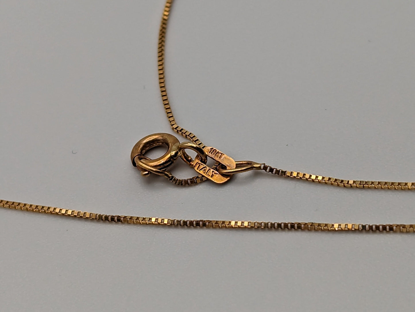 18k Italian MILOR Ladies Box Chain Necklace. 18k Box Chain. 18k Vintage Italian Box Chain.