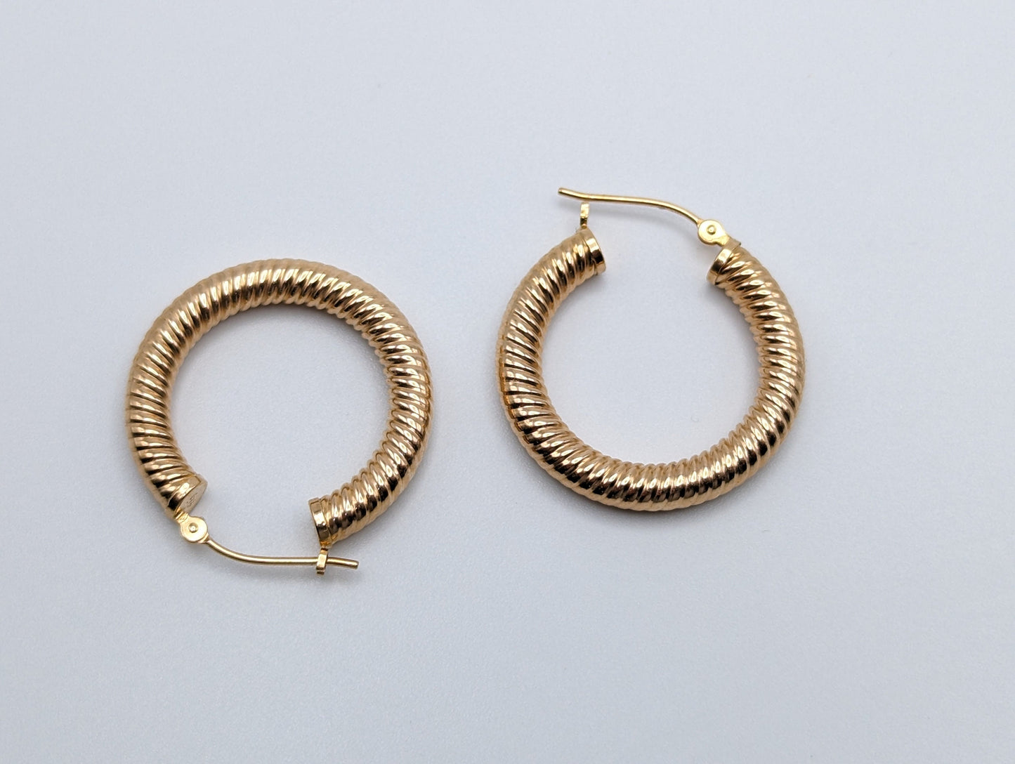 Large 14k Gold Ribbed Hoop Earrings. Eterna Gold EG Hoops. 14k Classic Hoops. Ribbed Gold Hoops.