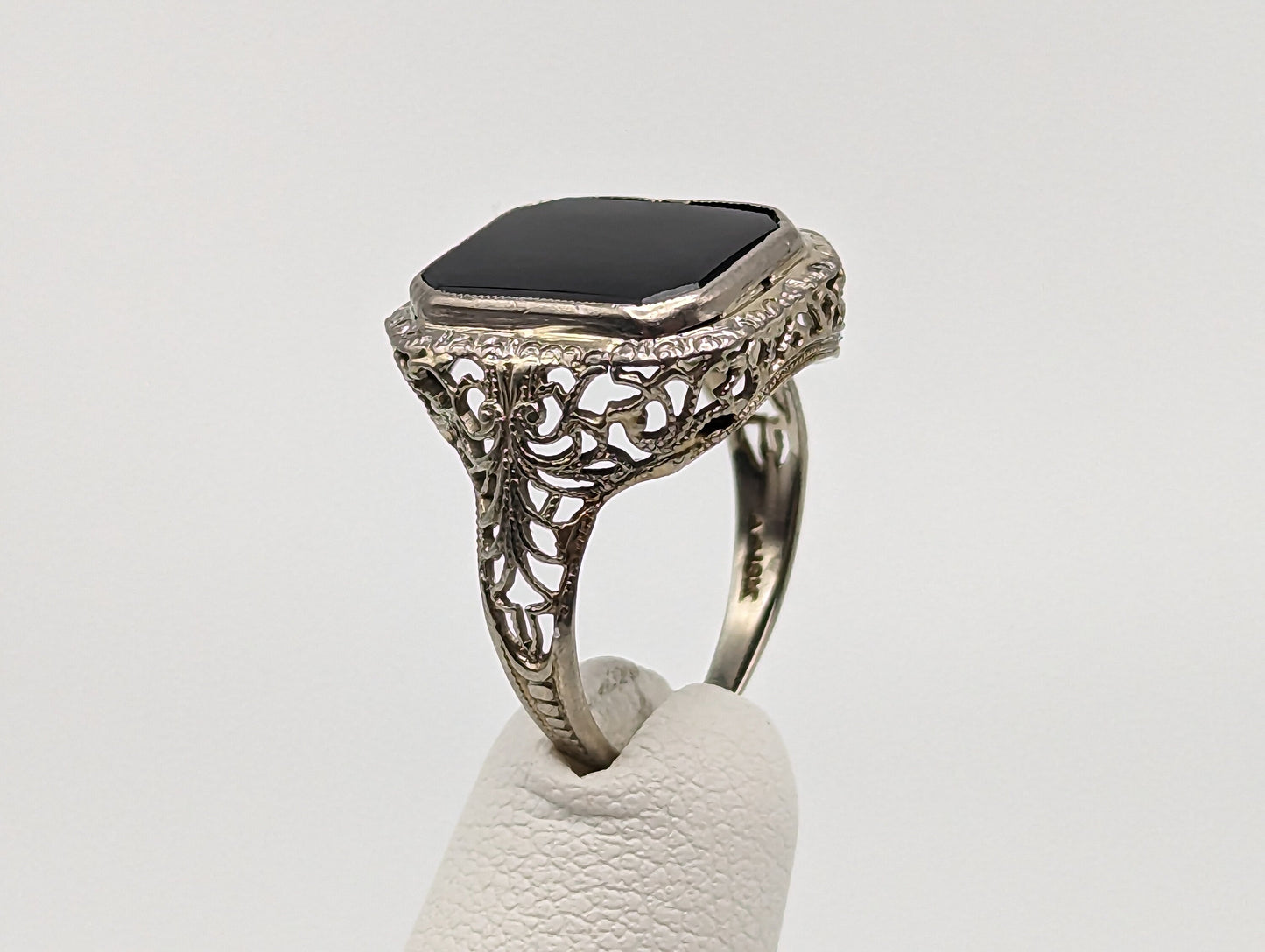 Allsop Brothers 1900s White Gold 18k Art Deco Black Onyx Ring. Midnight Black Onyx Ring Pinky Onyx Ring