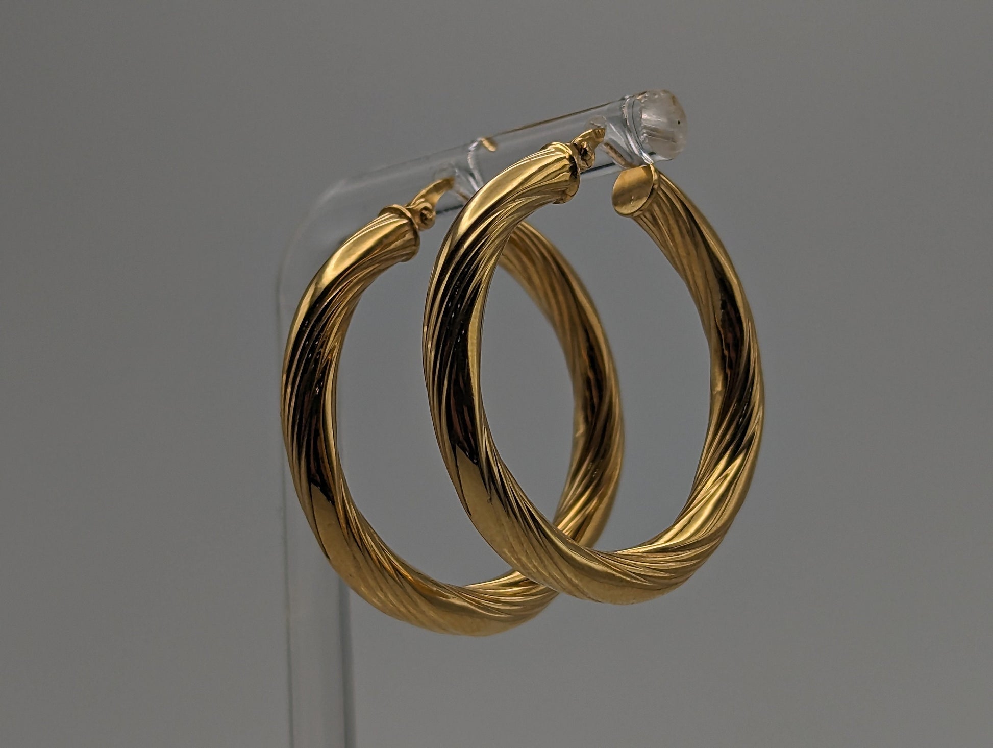 Large 14k Gold Twisted Hoop Earrings. Italian Hoop Earrings. Gold Hoops. Dainty Hoops. Made in Italy. 14k Classic Hoops. Twisted Gold Hoops.