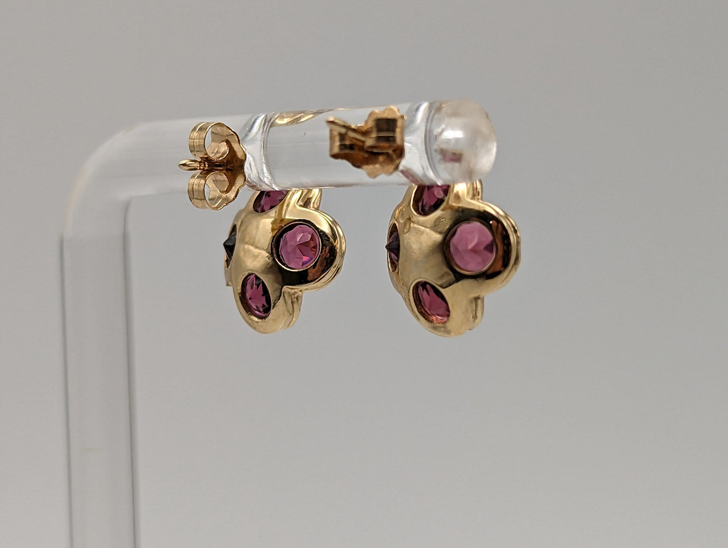 14k Yellow Gold Tourmaline Daisy Earrings. 14k Daisy Studs. 14k Yellow Gold Flower Earrings.