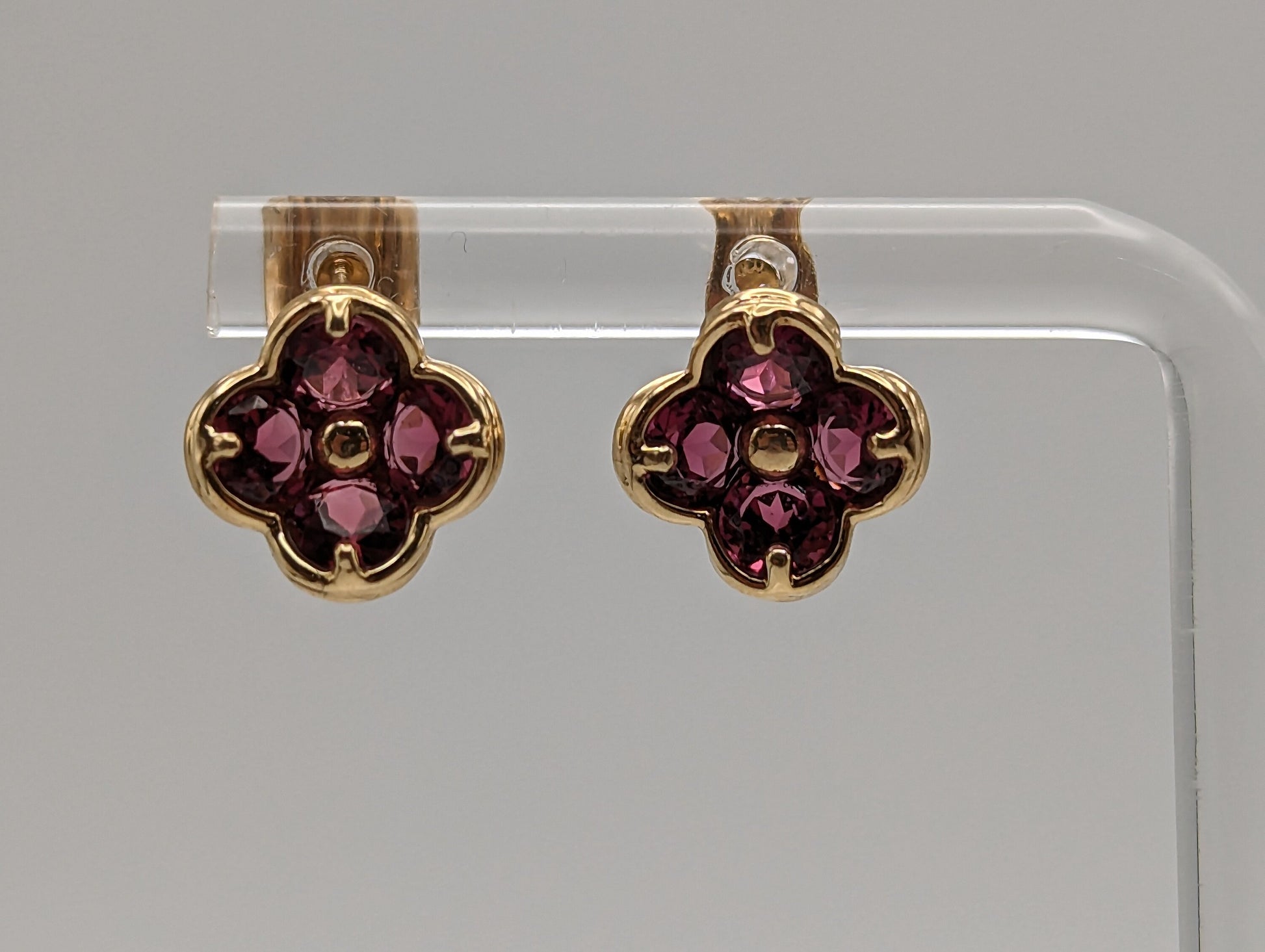 14k Yellow Gold Tourmaline Daisy Earrings. 14k Daisy Studs. 14k Yellow Gold Flower Earrings.