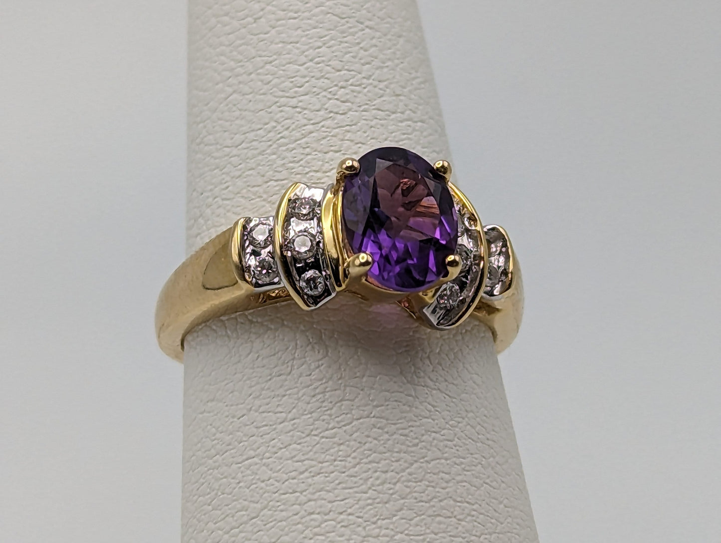 Vintage 14k Amethyst Diamond Ring. Amethyst 14k Womens Engagement Ring. Amethyst Promise Ring.Amethyst Statement Ring.