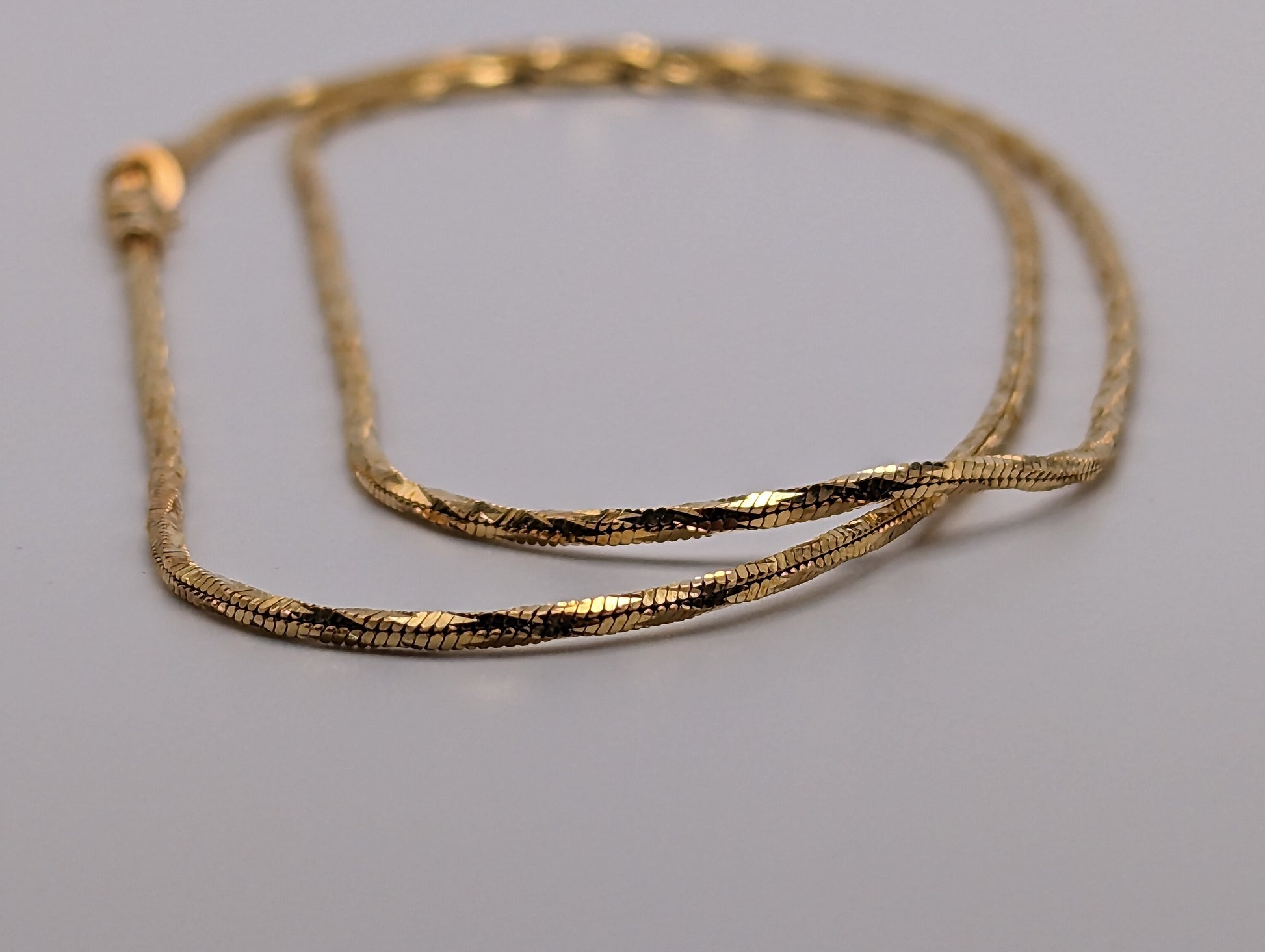 Unique 8gr 14k Italian MILOR Ladies Omega Snake Necklace. Italy Omega Snake Chain