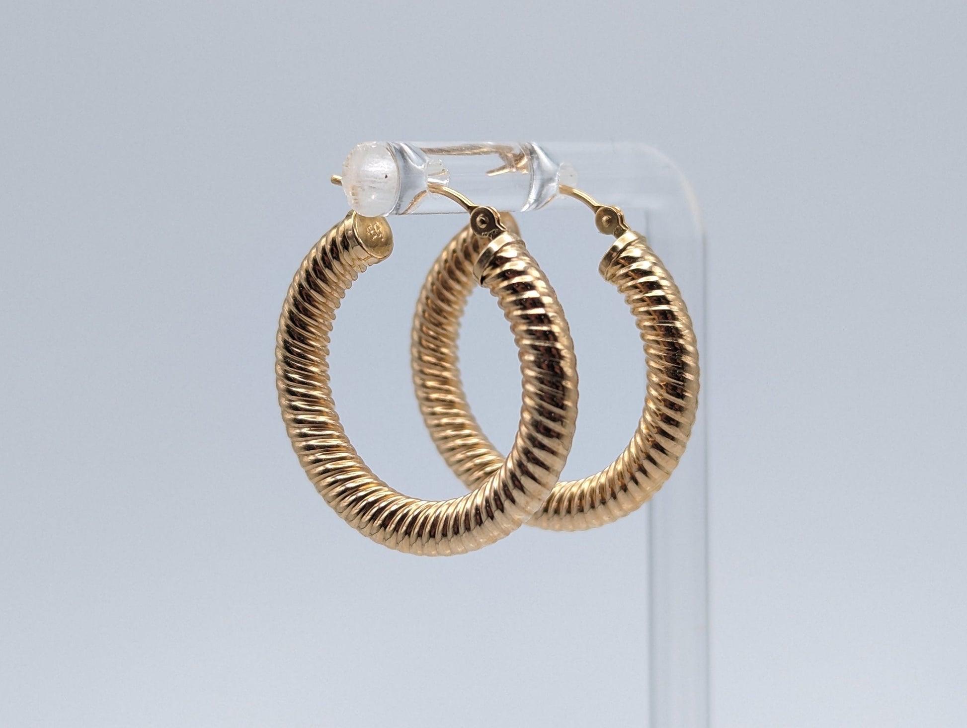 Large 14k Gold Ribbed Hoop Earrings. Eterna Gold EG Hoops. 14k Classic Hoops. Ribbed Gold Hoops.