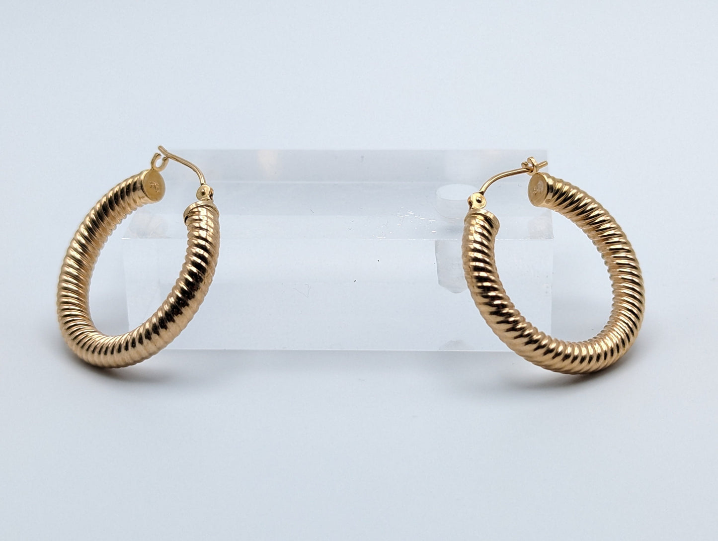 Large 14k Gold Ribbed Hoop Earrings. Eterna Gold EG Hoops. 14k Classic Hoops. Ribbed Gold Hoops.