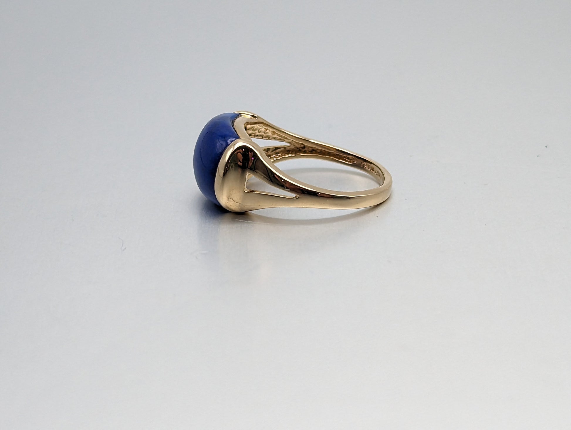 14k Yellow Gold Lapis Lazuli Ring. Lapis Lazuli Ladies Ring. 14k Yellow Gold Lapis Ring. 14k Yellow Gold Cocktail Ring.