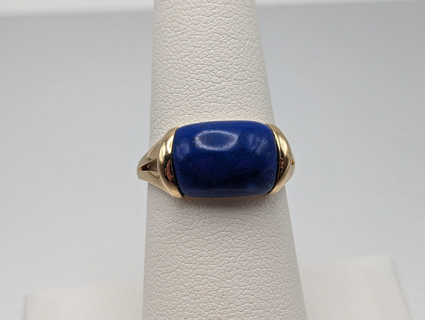 14k Yellow Gold Lapis Lazuli Ring. Lapis Lazuli Ladies Ring. 14k Yellow Gold Lapis Ring. 14k Yellow Gold Cocktail Ring.