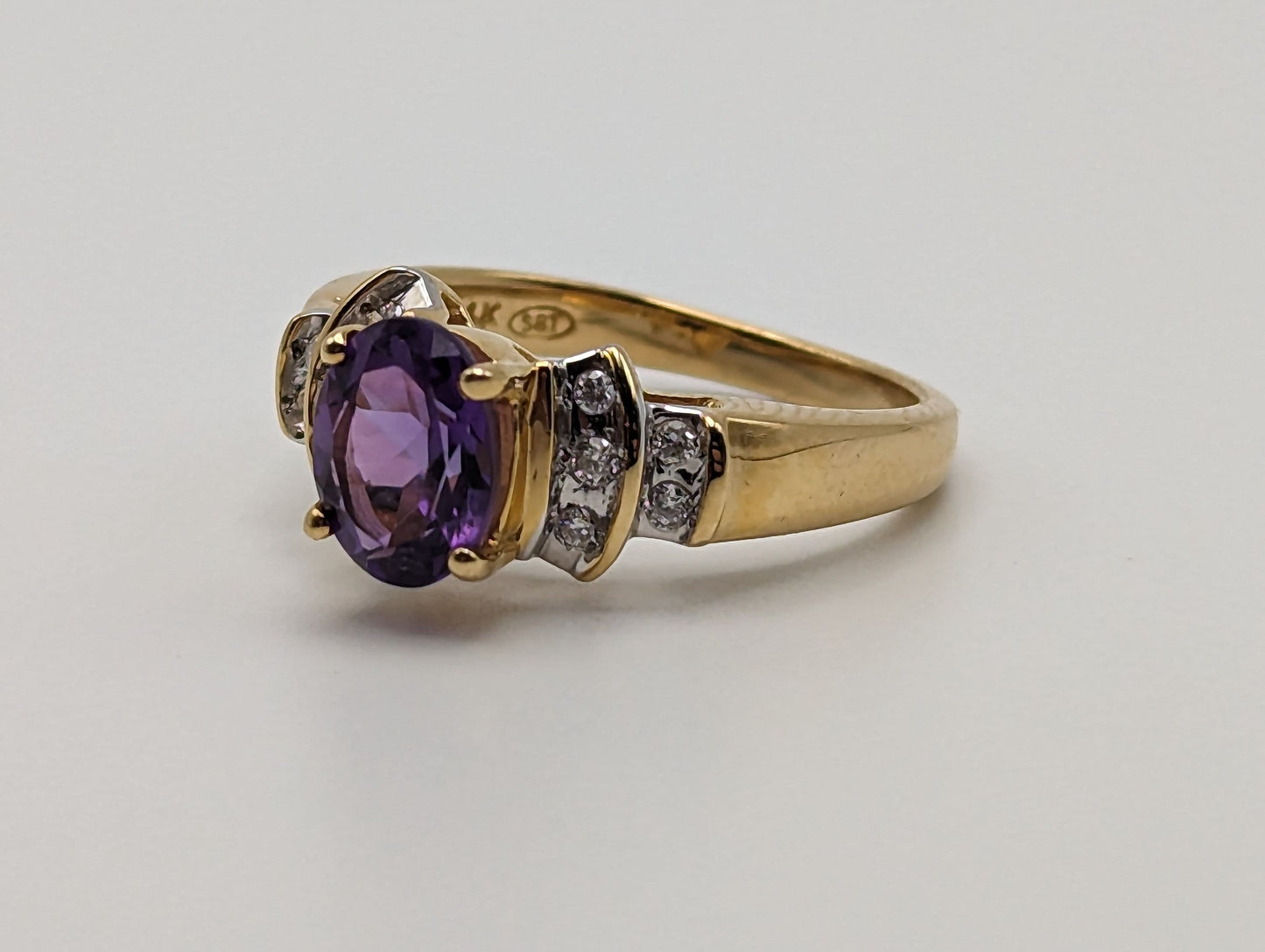 Vintage 14k Amethyst Diamond Ring. Amethyst 14k Womens Engagement Ring. Amethyst Promise Ring.Amethyst Statement Ring.