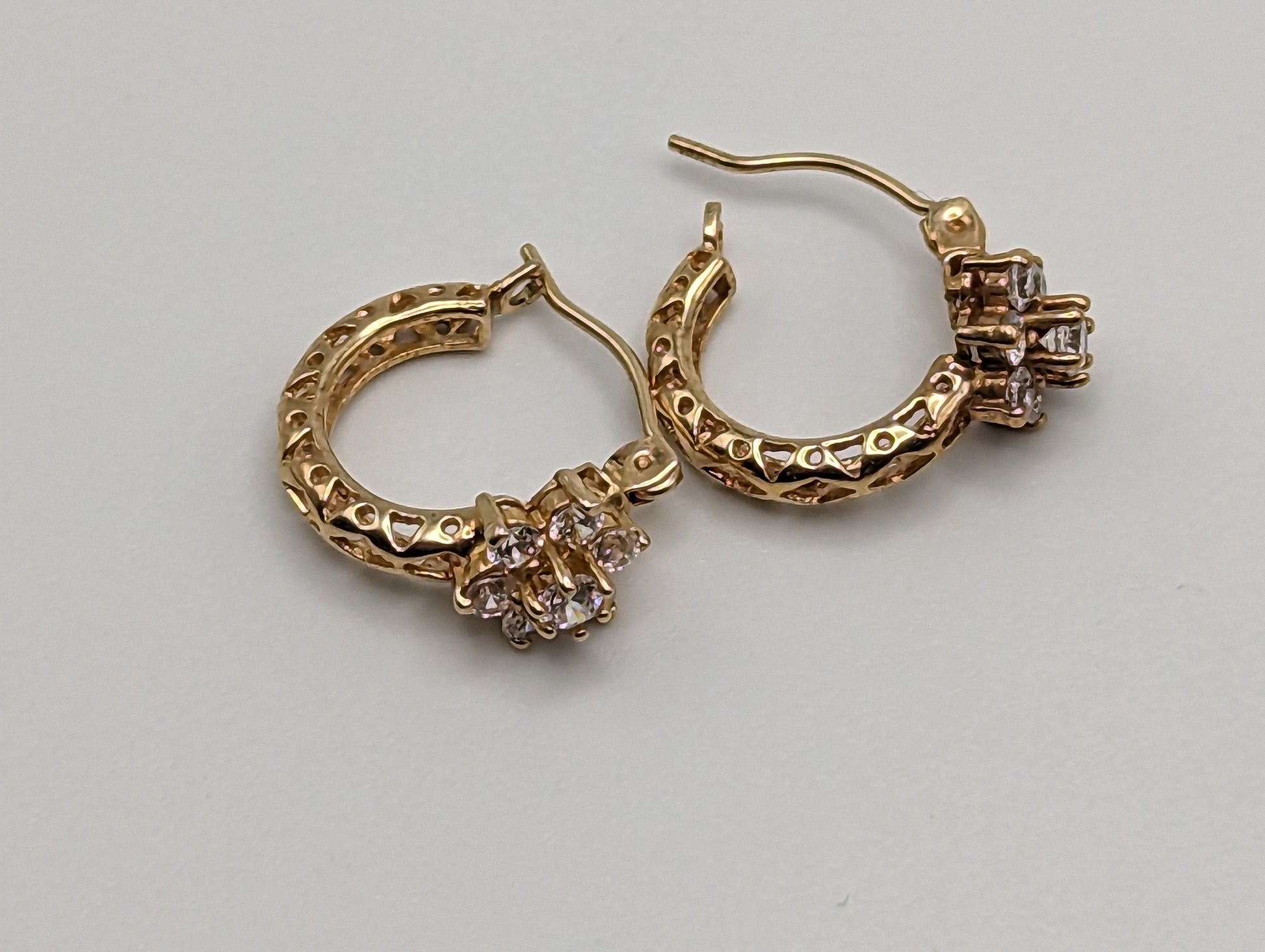 14k Gold Flower Hoop Earrings. Flower Hoop Earrings. Gold Hoops. Dainty Hoops. 14k Flower Hoops. 14k Flower Earrings.