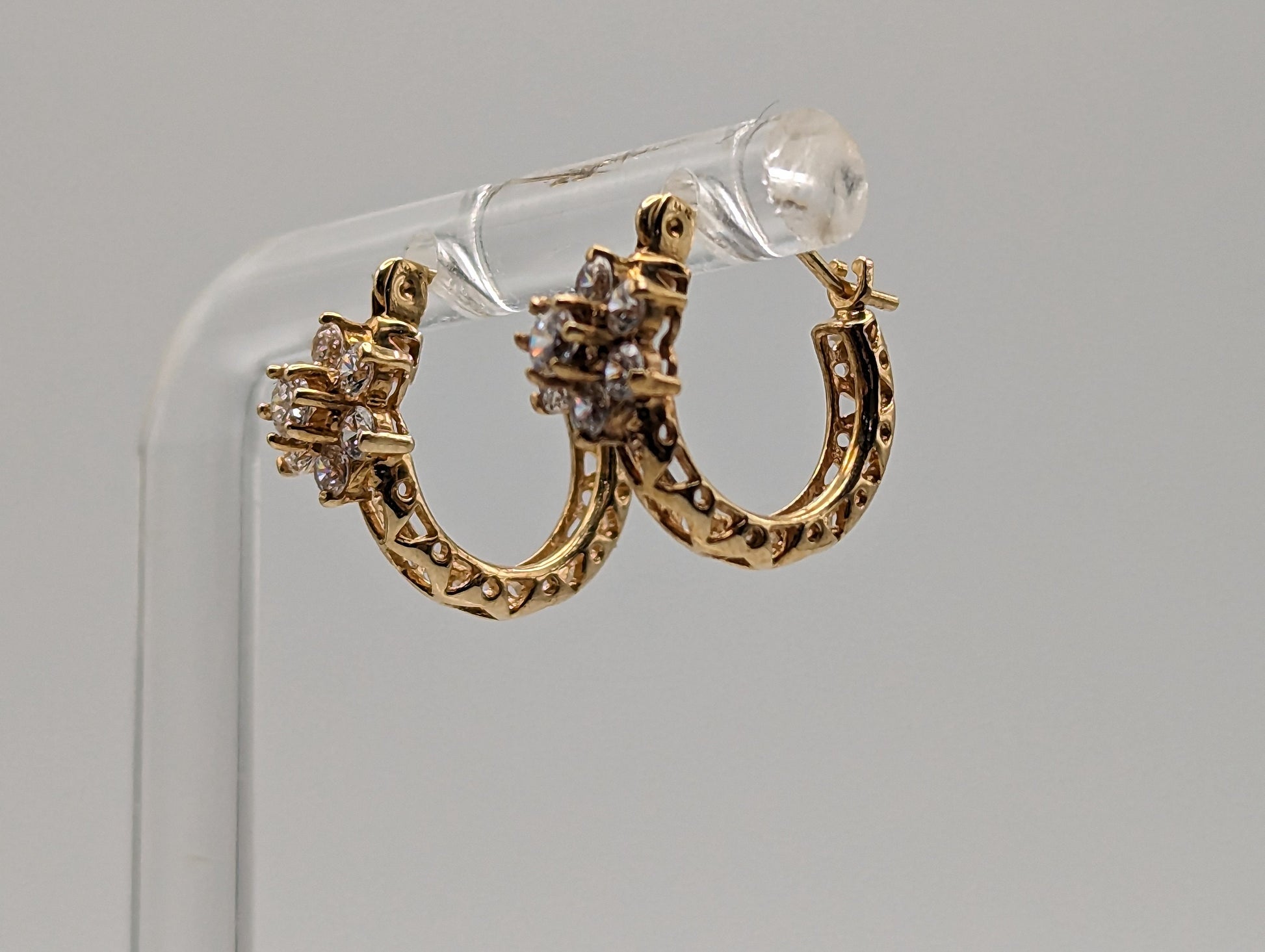 14k Gold Flower Hoop Earrings. Flower Hoop Earrings. Gold Hoops. Dainty Hoops. 14k Flower Hoops. 14k Flower Earrings.