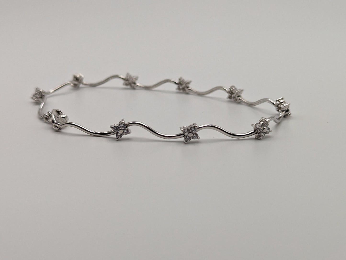 Fine 14K White Gold Wavy Bar Link Cluster Flower Design Clear Stone CZ Bracelet. White Gold Flower Bracelet