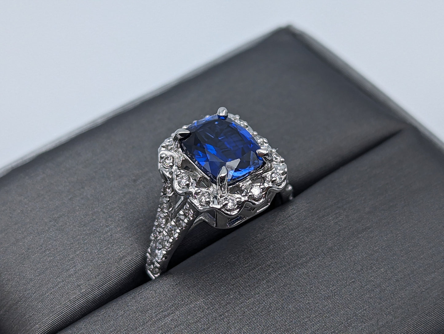 14k White Gold Sapphire 2.85 ct and Diamond 0.5 ct Ring with Appraisal 14k Sapphire and Diamond Engagement Ring.