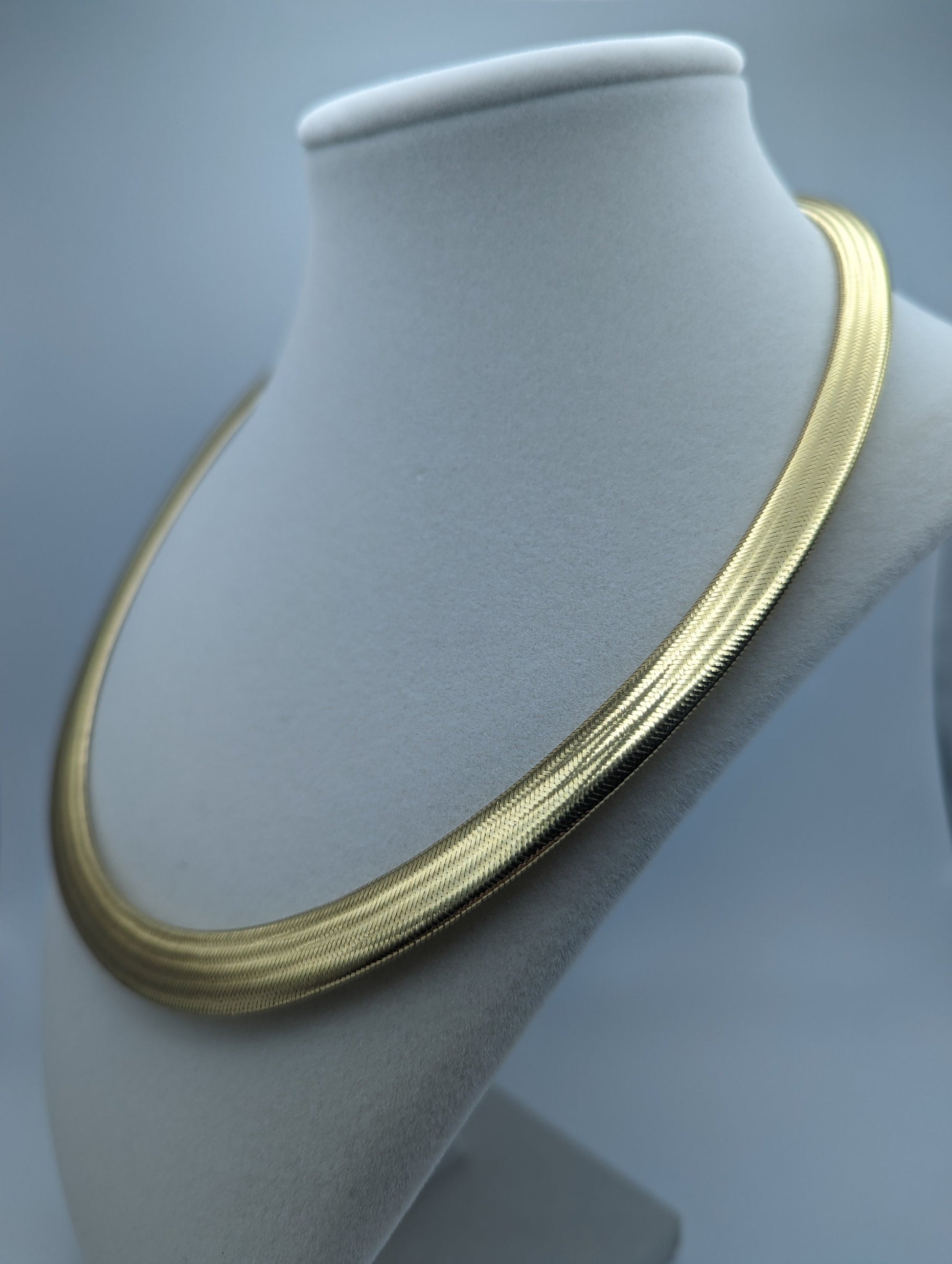 Italy 14k Gold 11mm Wide Graduated Mesh Omega Necklace Collar Arezzo 14K Gold Silicone Core Yellow Gold Omega Chain