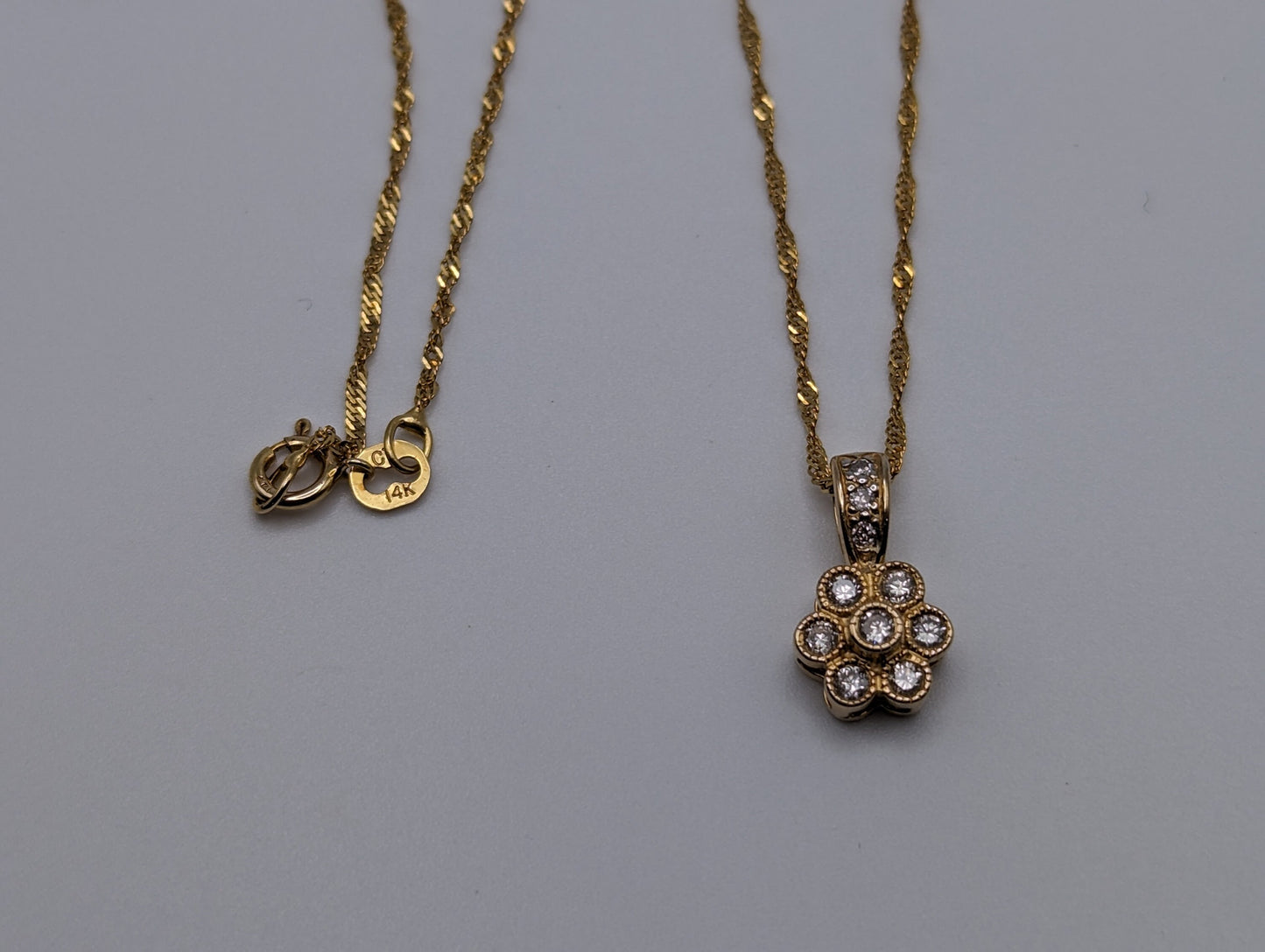 14k Flower .25ctw Diamond Pendant Necklace 18". 14k Yellow Gold Diamond Flower Chain. 14k Diamond Journey Flower Pendant.