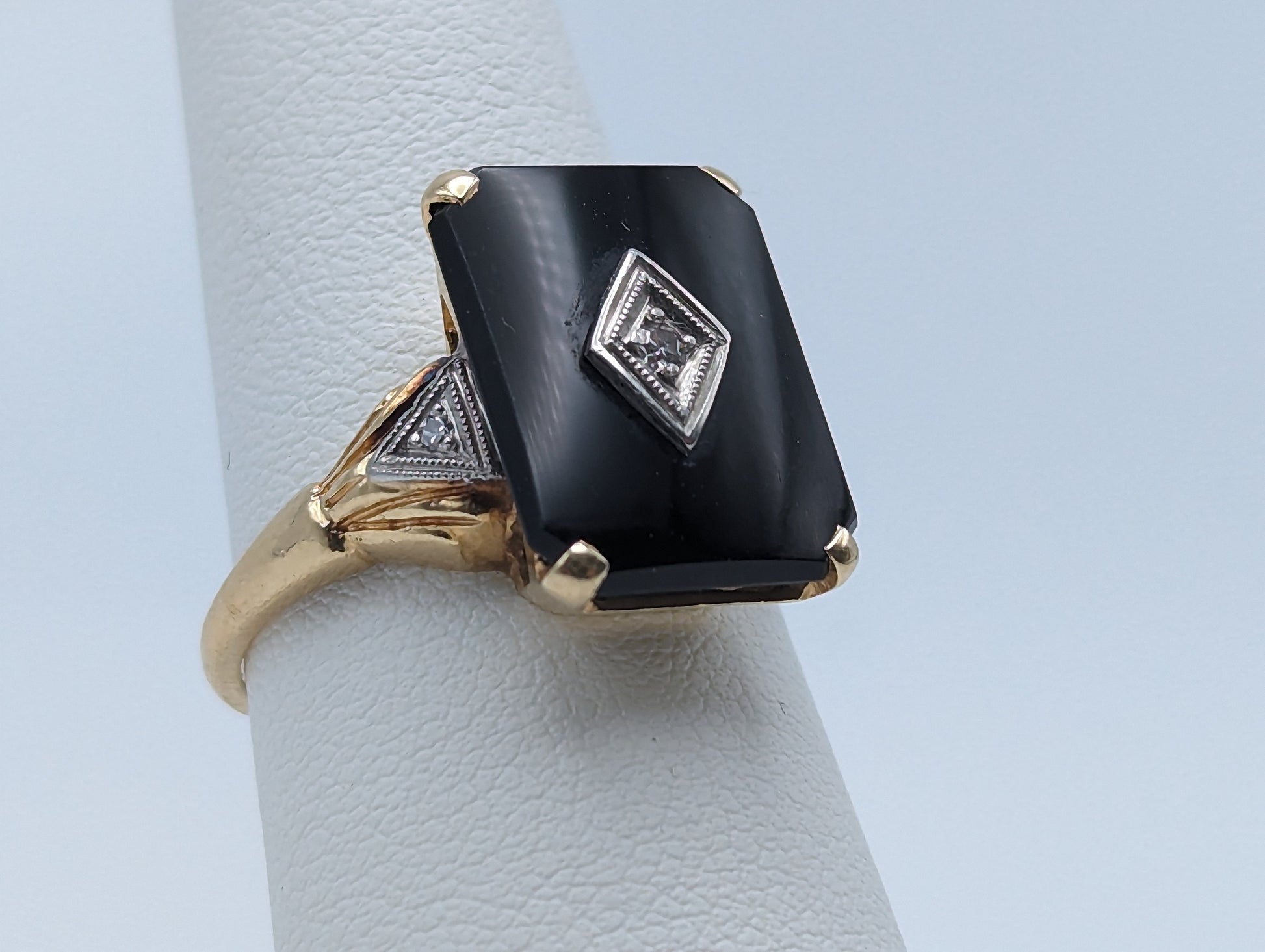 Vintage 4.6gr Yellow Gold 14k Rectangle Black Onyx Diamond Ring Midnight Black Onyx Diamond Ring. 14k Vintage Diamond Onyx Art Deco Ring