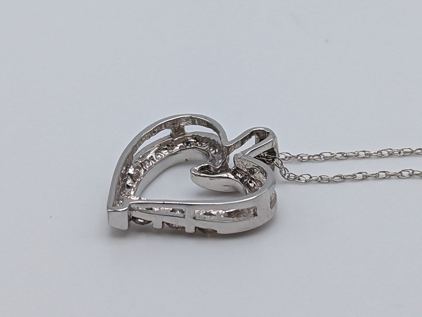 10K White Gold Diamond Heart Pendant w/Gold Chain. 10k Diamond Heart Pendant. 10k Heart Pendant. 10k Womens White Gold Heart Pendant.