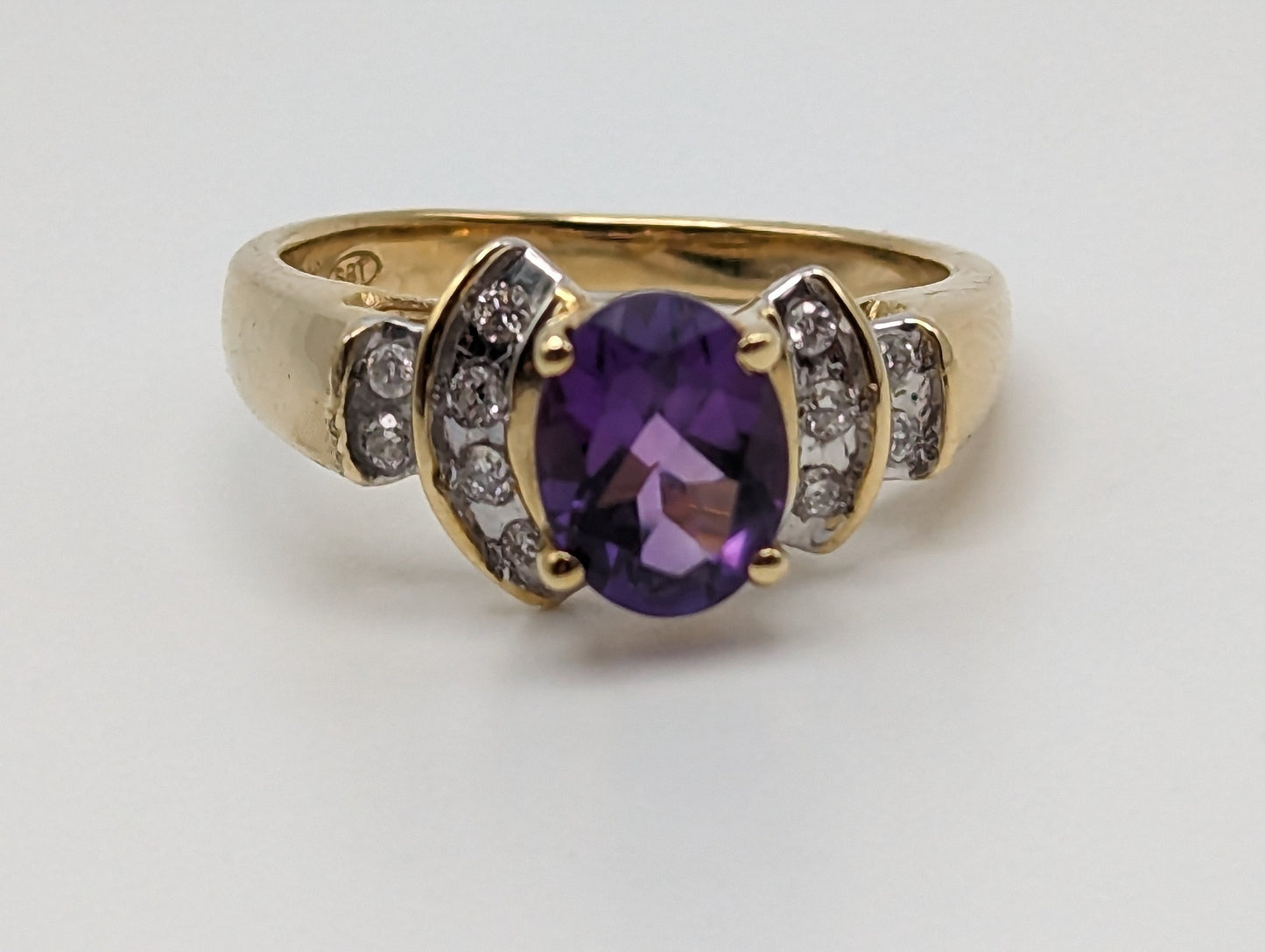 Vintage 14k Amethyst Diamond Ring. Amethyst 14k Womens Engagement Ring. Amethyst Promise Ring.Amethyst Statement Ring.