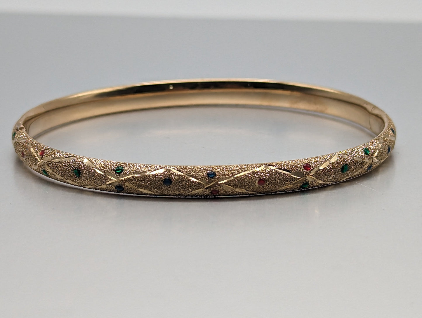 10K Yellow Gold Oval Hinge Bangle Dia Cut Textured Green/Blue/Red Dotted. 10k Yellow Gold Bangle