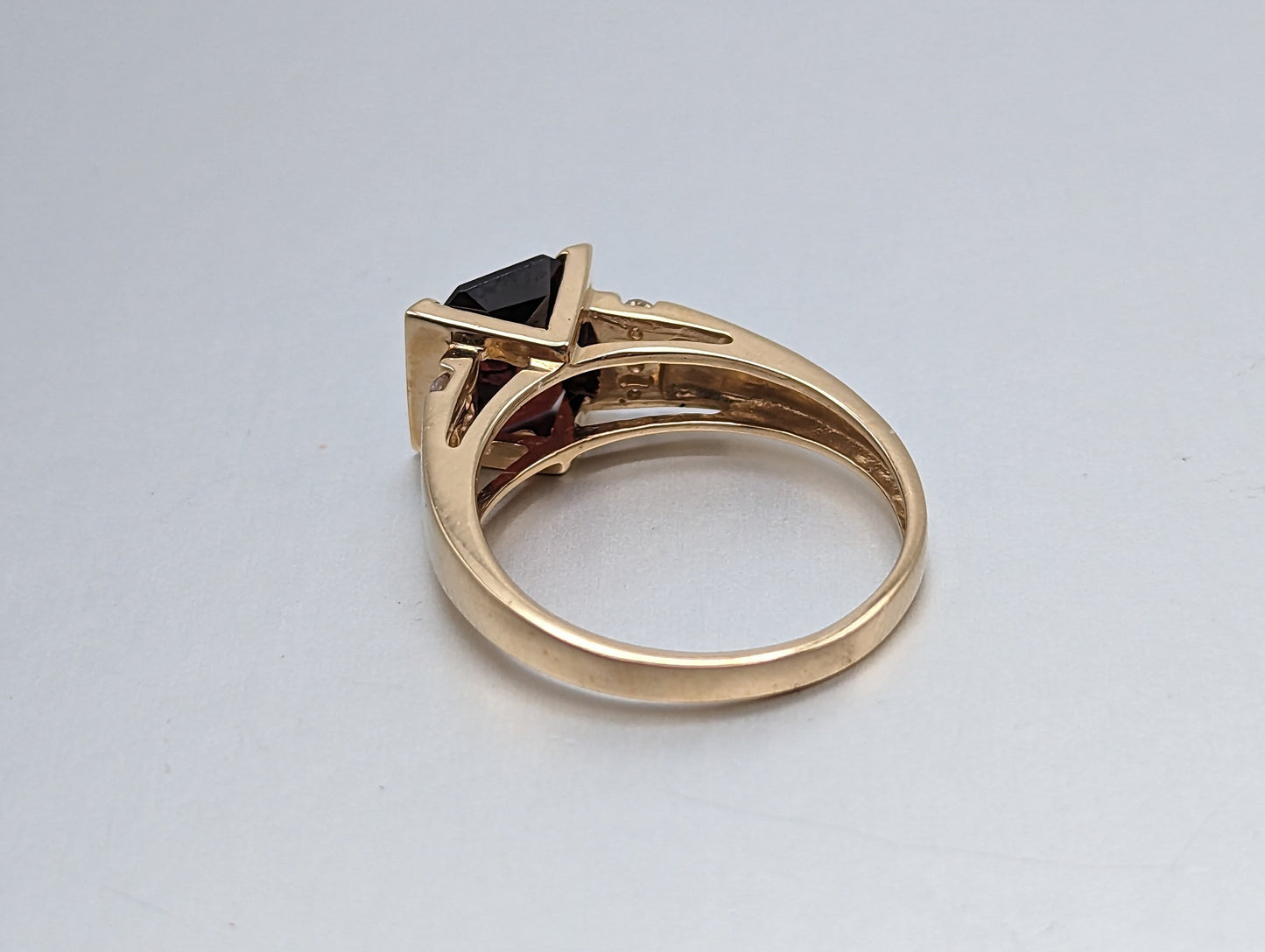 14k Yellow Gold Emerald Cut Garnet and Diamonds Chanel Setting Ring. 14k Garnet and Diamonds Cocktail Ring.