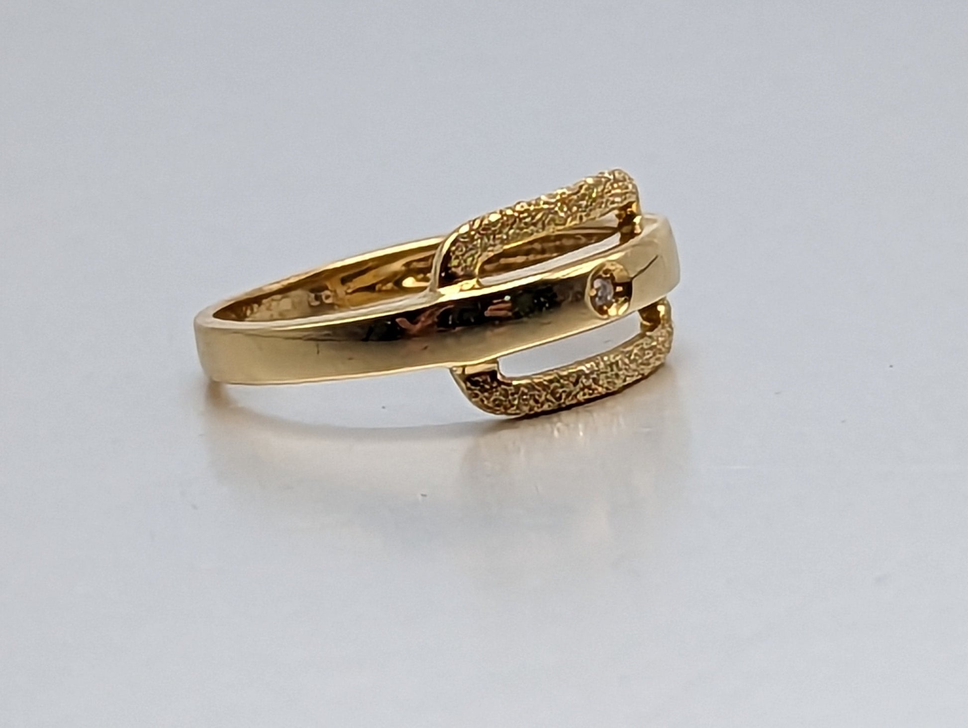 18k Milor Italy Gold Diamond Ring Mid Century Modern Yellow Gold Diamond 18k Italian Gold Diamond Ring.