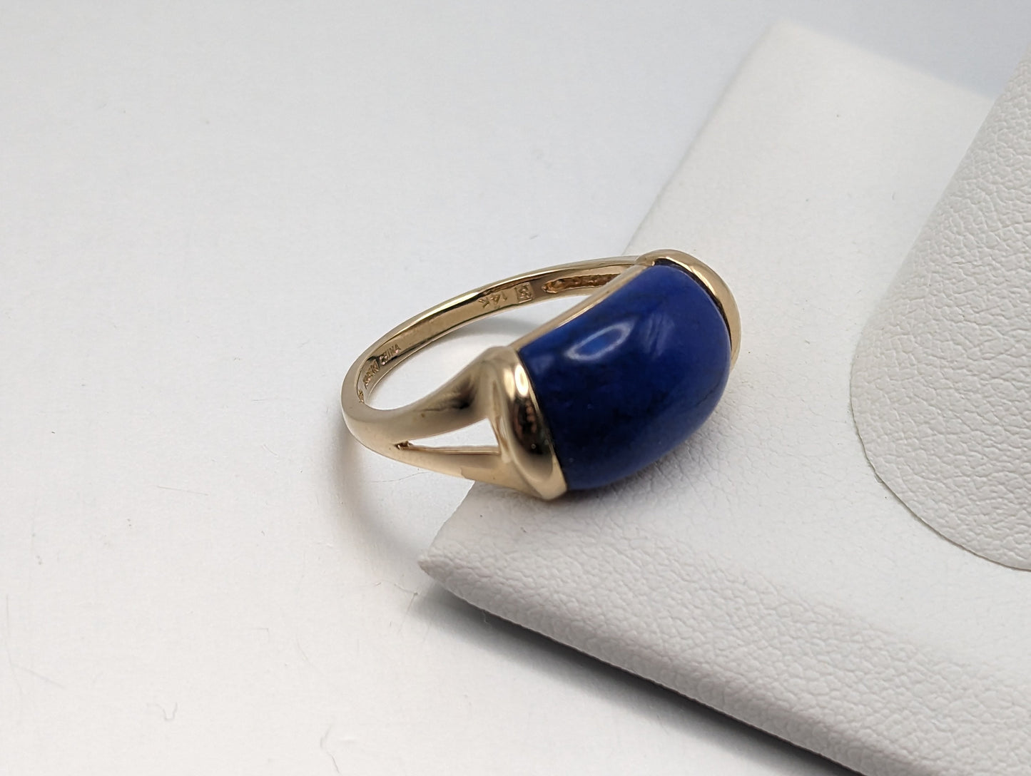 14k Yellow Gold Lapis Lazuli Ring. Lapis Lazuli Ladies Ring. 14k Yellow Gold Lapis Ring. 14k Yellow Gold Cocktail Ring.