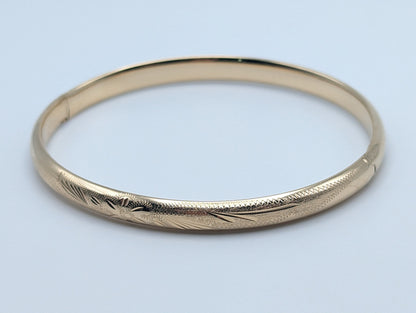 14K 8.5GR Yellow Gold 6mm Etched Floral Hinged Bangle Bracelet 9.5" 8.4g 14k Solid Gold Floral Bracelet.