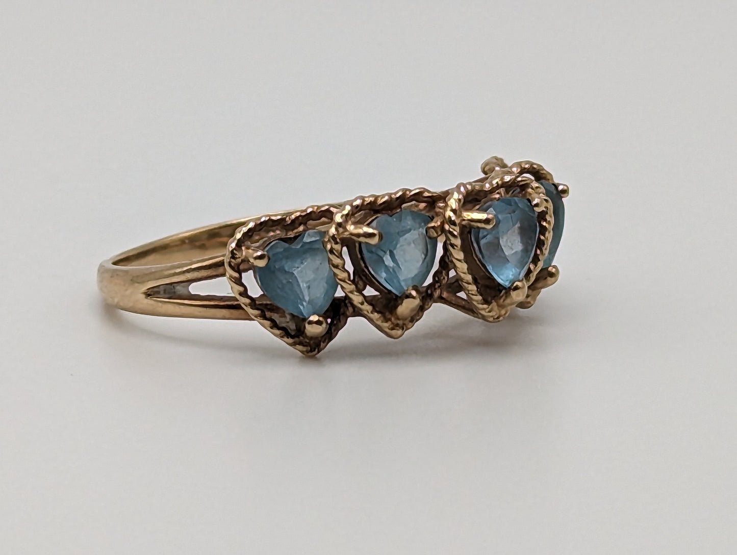 10k Yellow Gold Swiss Blue Topaz Heart Ring Vintage Blue Topaz Heart Ring. Swiss Blue Topaz Heart Band.