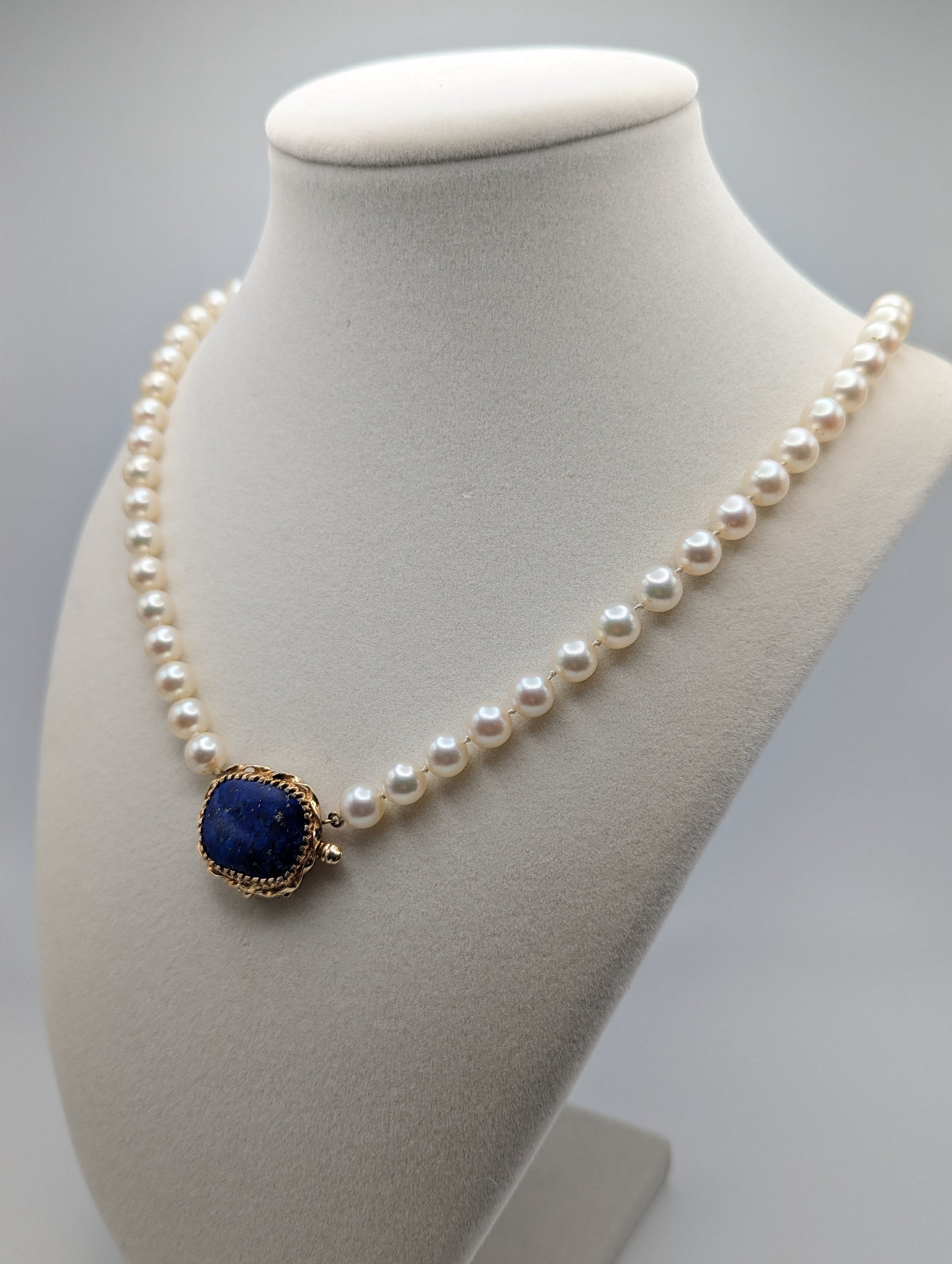 14k High-Quality Real Akoya Pearl Necklace with Lapis Lazuli. Akoya Pearl Necklace. Gold Pearl Necklace.