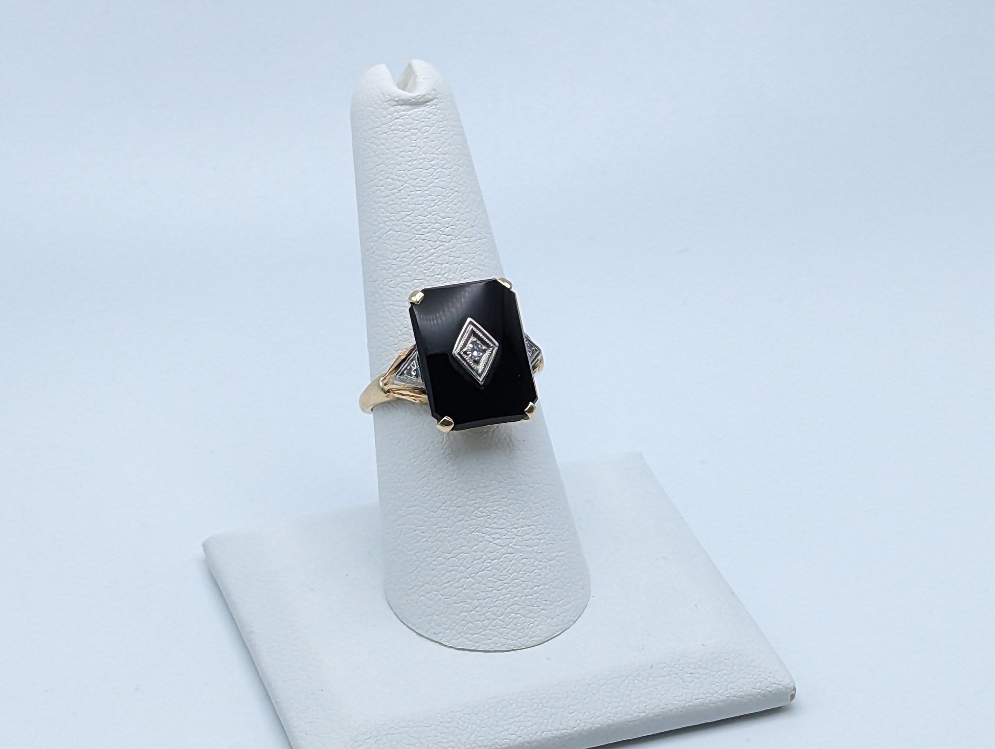 Vintage 4.6gr Yellow Gold 14k Rectangle Black Onyx Diamond Ring Midnight Black Onyx Diamond Ring. 14k Vintage Diamond Onyx Art Deco Ring