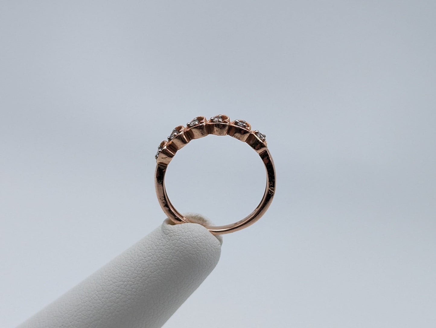 10K Rose Gold Diamond Heart Band Ring 2.5g Sz 6 3/4 Rose Gold Diamond Heart Band. Sweetheart Ring.