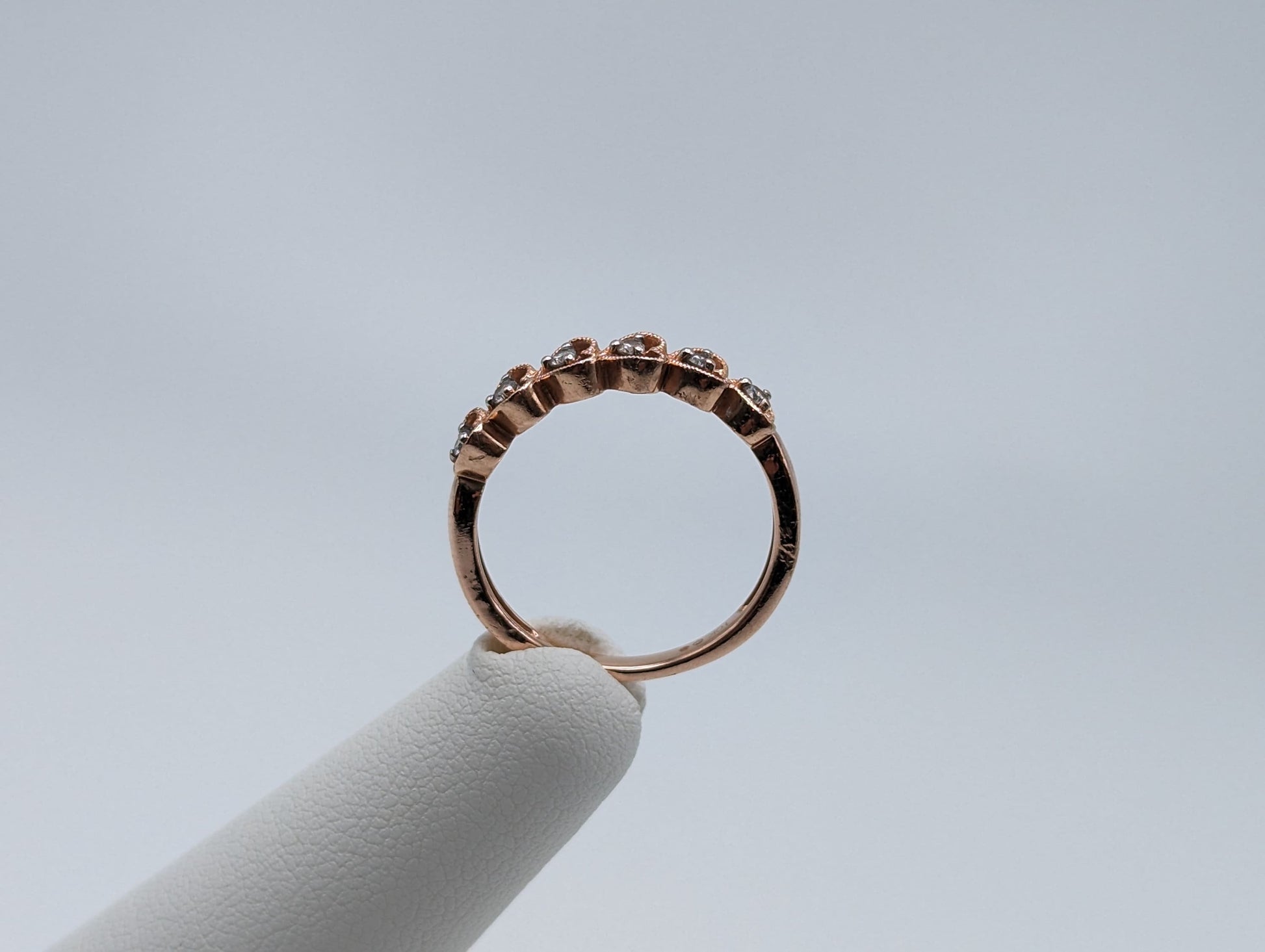 10K Rose Gold Diamond Heart Band Ring 2.5g Sz 6 3/4 Rose Gold Diamond Heart Band. Sweetheart Ring.