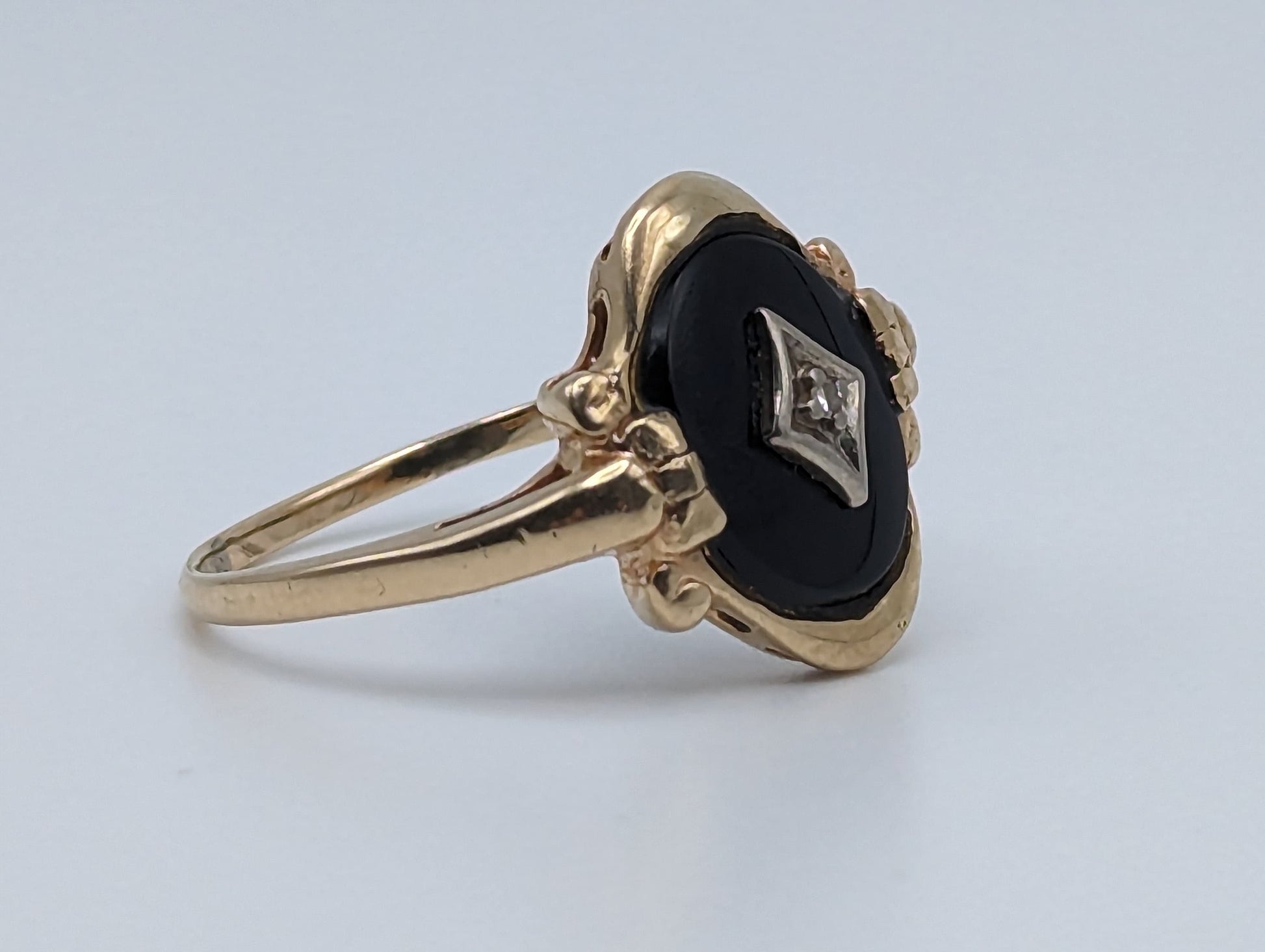 Vintage Yellow Gold 10k Round Black Onyx and Diamond Ring Midnight Black Onyx Diamond Ring. 10k Vintage Diamond Onyx Art Deco Ring
