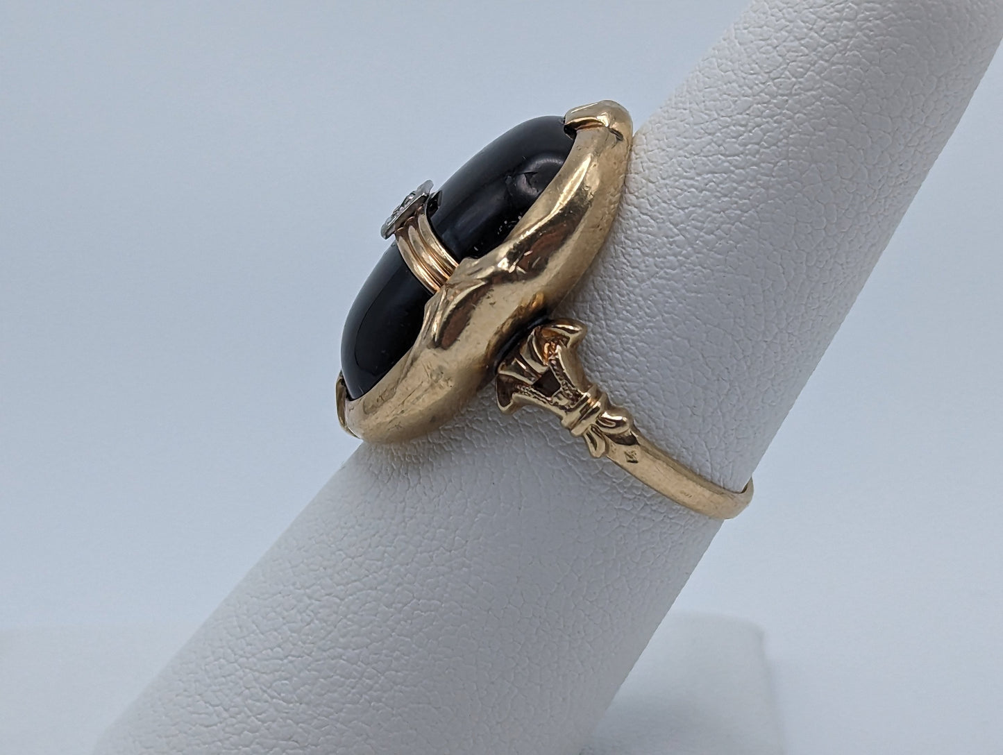 Vintage 5.5gr Gold 10k Cabichon Black Onyx Diamond Ring Black Onyx Diamond Ring. 10k Vintage Diamond Onyx Signet Ring