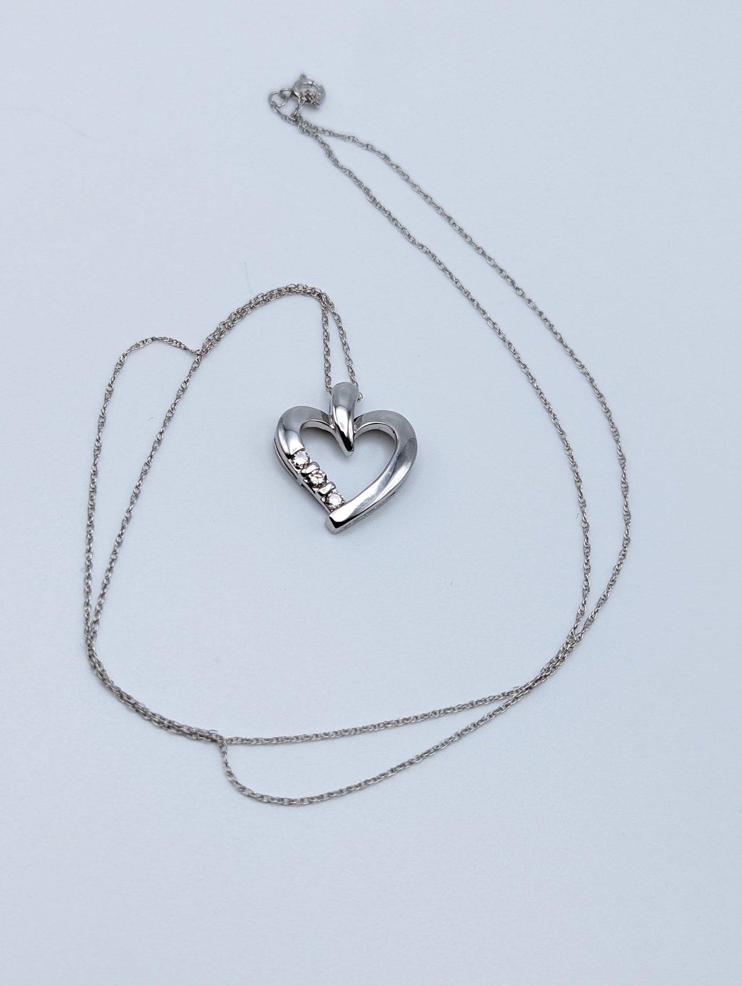 10K White Gold Diamond Heart Pendant w/Gold Chain. 10k Diamond Heart Pendant. 10k Heart Pendant. 10k Womens White Gold Heart Pendant.