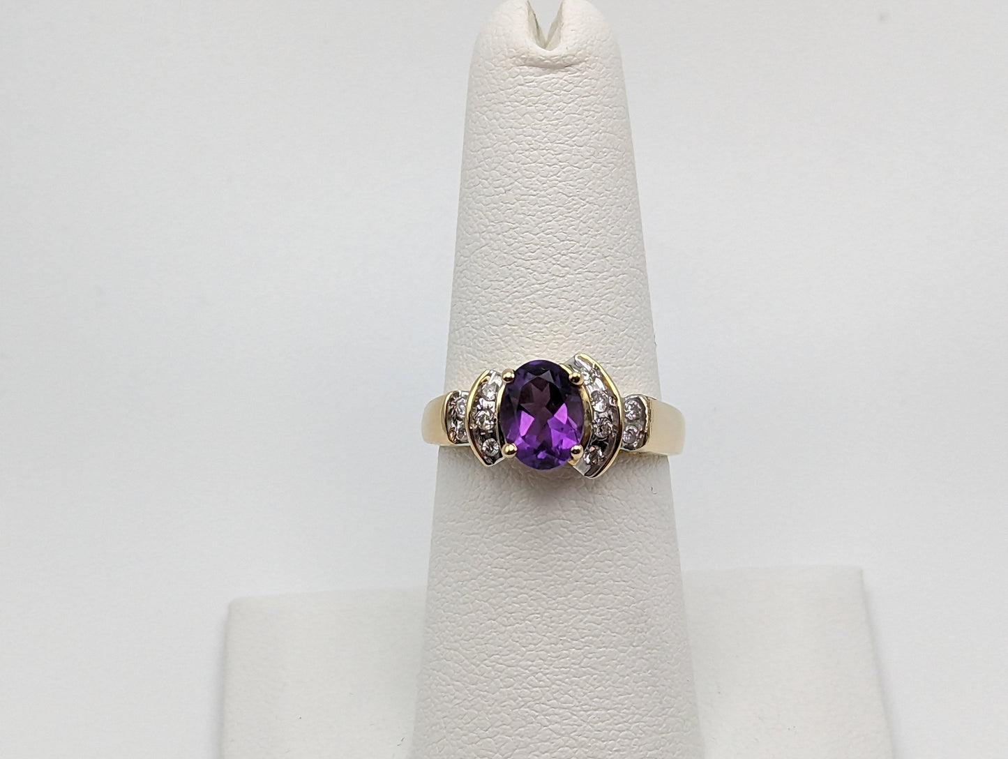 Vintage 14k Amethyst Diamond Ring. Amethyst 14k Womens Engagement Ring. Amethyst Promise Ring.Amethyst Statement Ring.