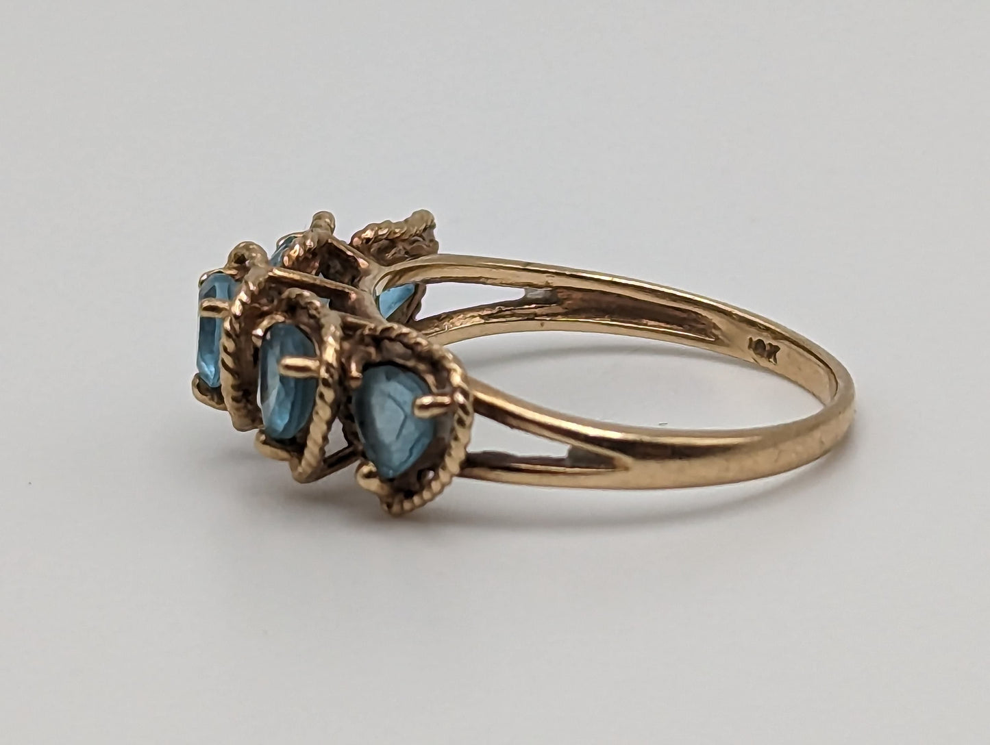 10k Yellow Gold Swiss Blue Topaz Heart Ring Vintage Blue Topaz Heart Ring. Swiss Blue Topaz Heart Band.