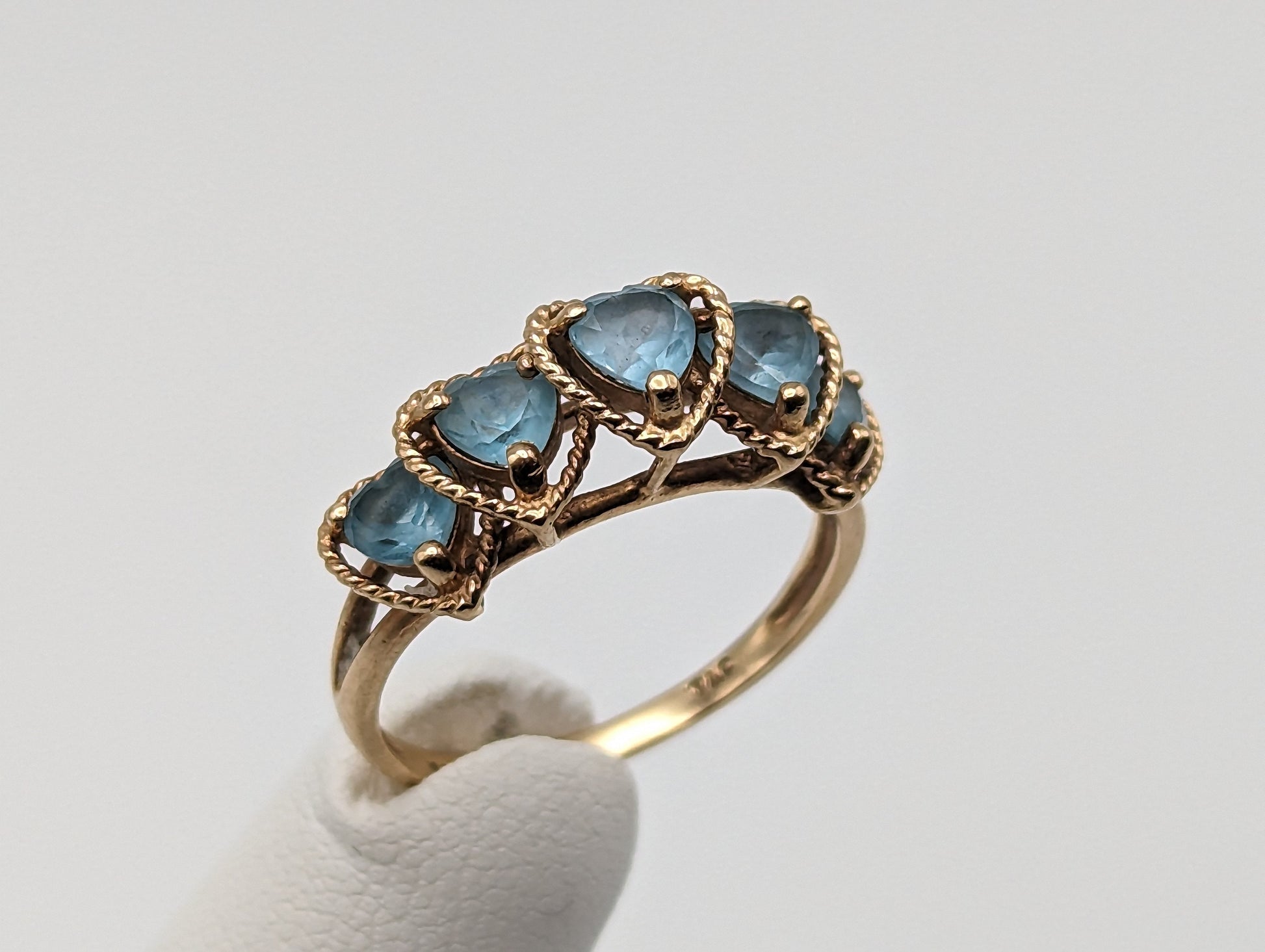 10k Yellow Gold Swiss Blue Topaz Heart Ring Vintage Blue Topaz Heart Ring. Swiss Blue Topaz Heart Band.