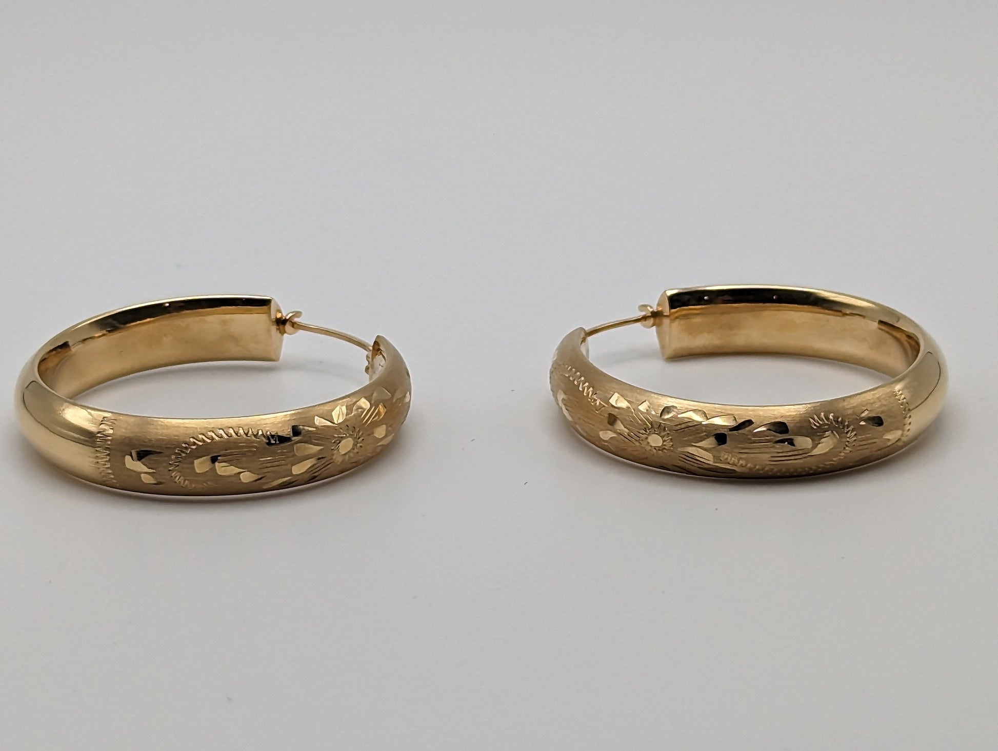 Large 14k Gold Etched Floral Design Hoop Earrings 14k Solid Yellow Gold Classic Hoops.