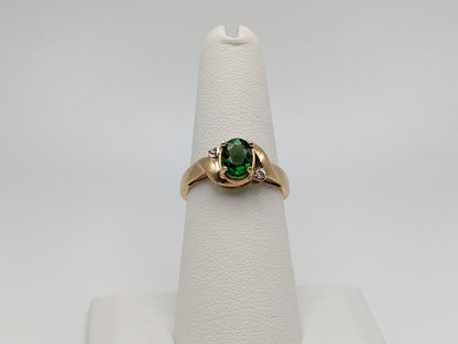 Vintage Green Spinal 10k Diamond Ring. 10k Spinal Ring. Vintage Green Spinal 10k Band.