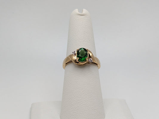 Vintage Green Spinal 10k Diamond Ring. 10k Spinal Ring. Vintage Green Spinal 10k Band.