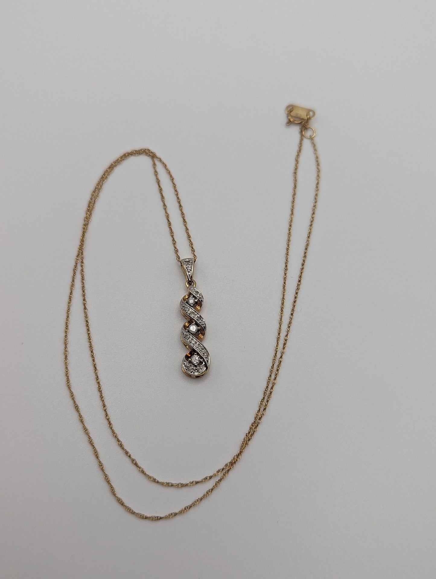 10k Yellow Gold .13ctw Diamond 3 Stone Journey Necklace Pendant. Yellow Gold Journey Pendant Necklace.