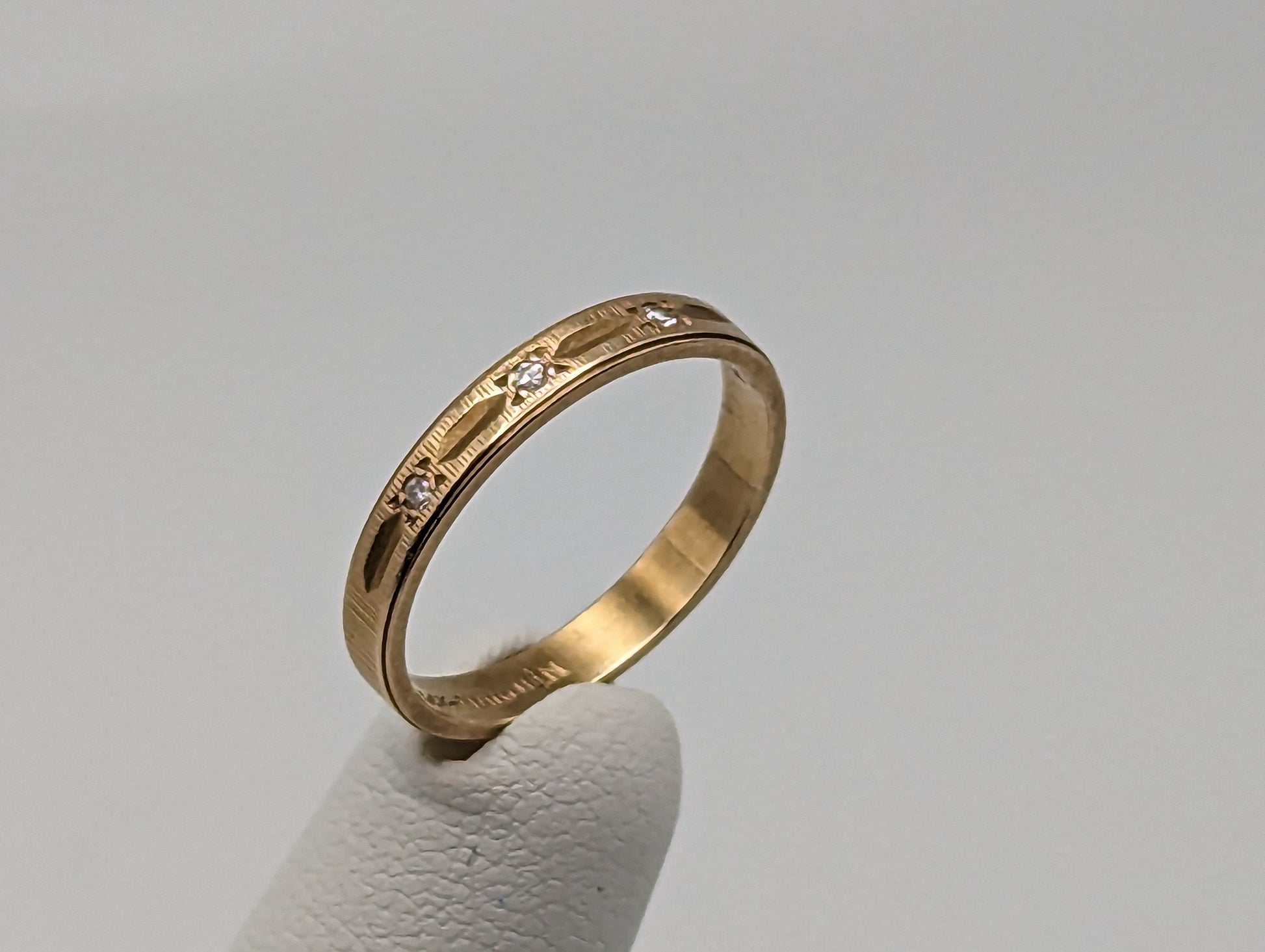 14k Yellow Gold Diamond Wedding Ring. 14k Yellow Gold Wedding Band. Antique 14k Wedding Ring.