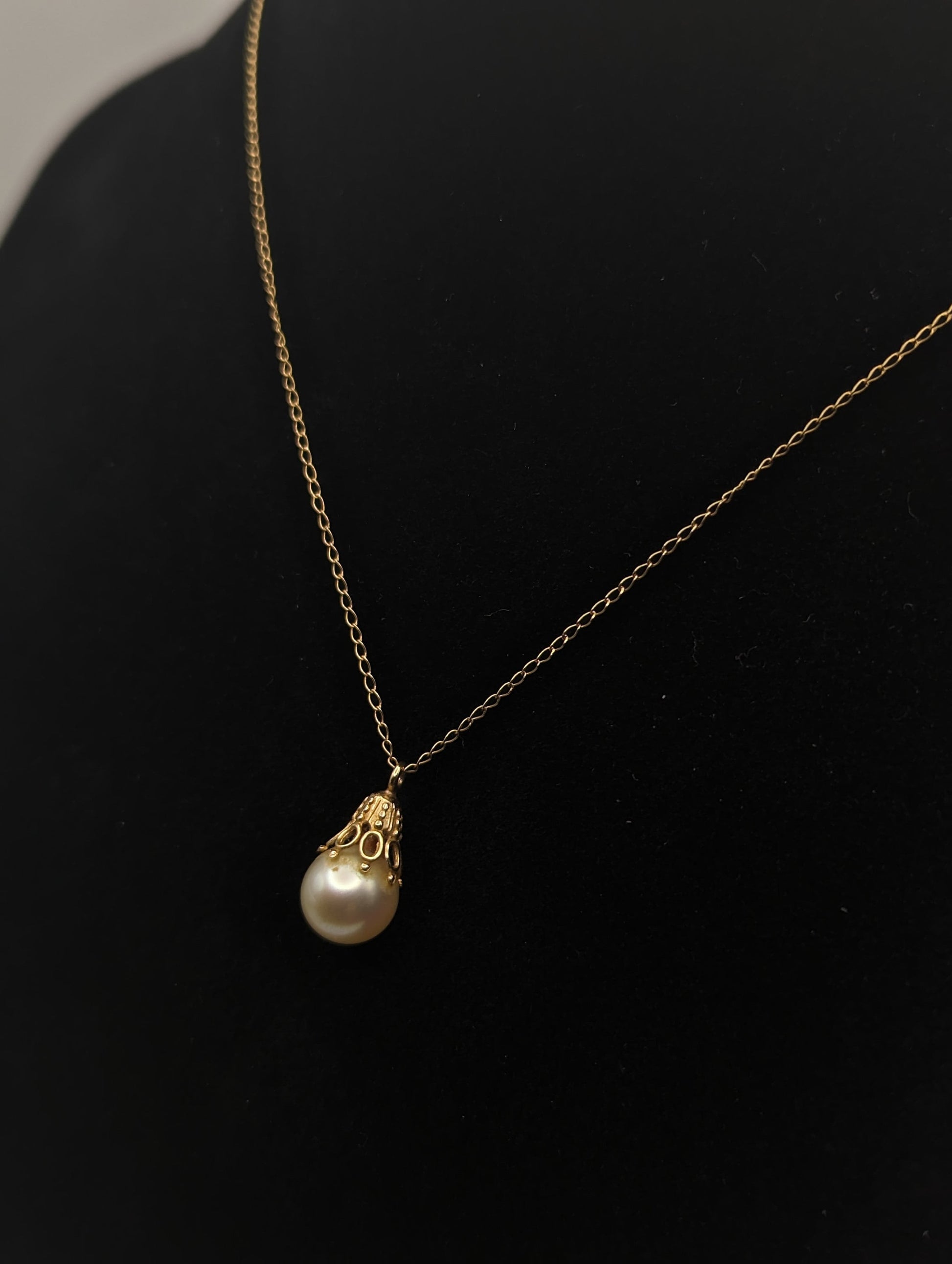 14k Yellow Gold Pearl Pendant Necklace. Gold Pearl Chain. 14k Womens Pearl Pendant + 14k Yellow Gold 19" Chain.