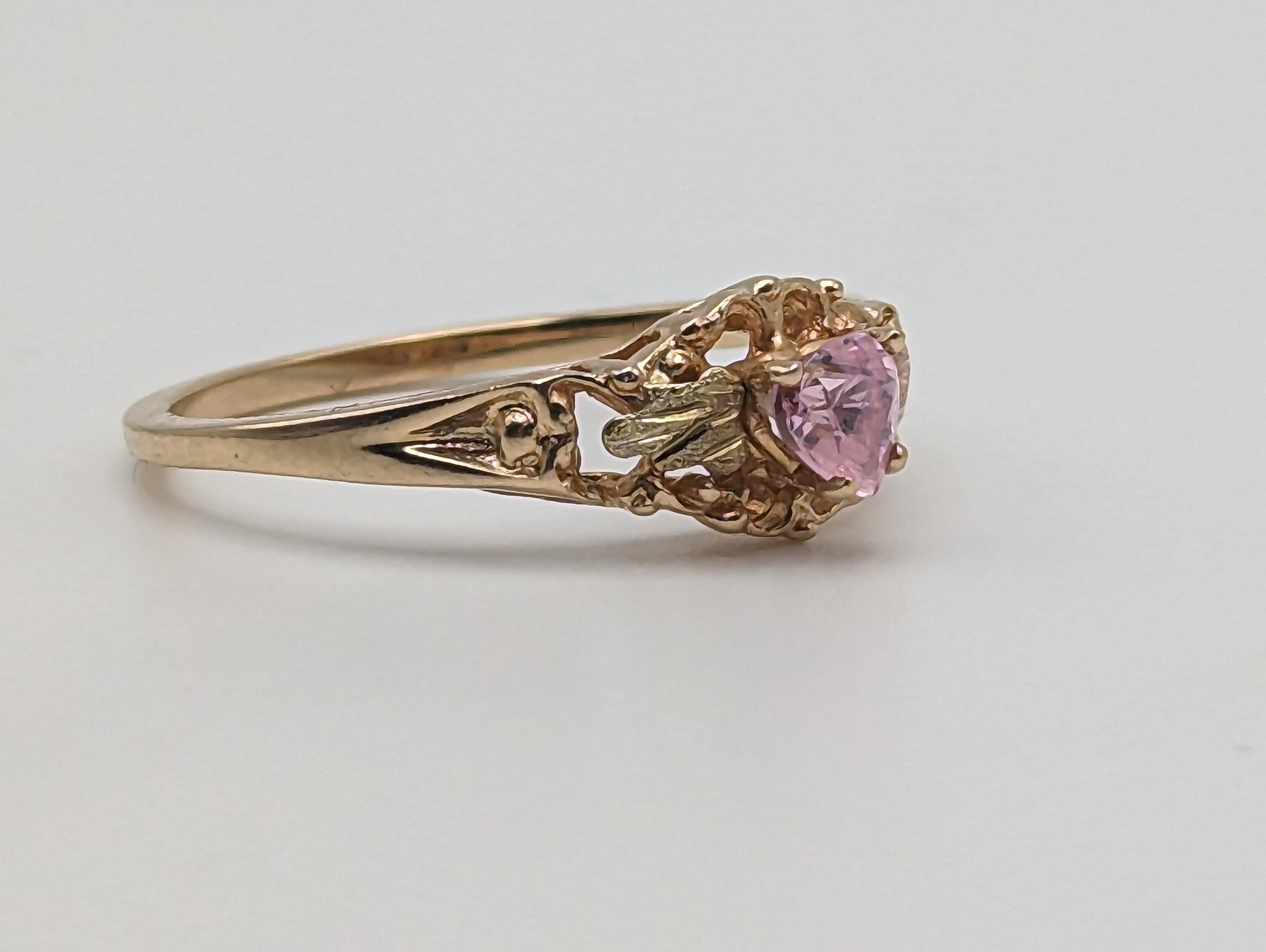 10k Black Hills Gold Pink Heart Stone Ring. 10k Leaf Pink Heart Stone Vine Ring. 10k Womens Black Hills Vine Ring.