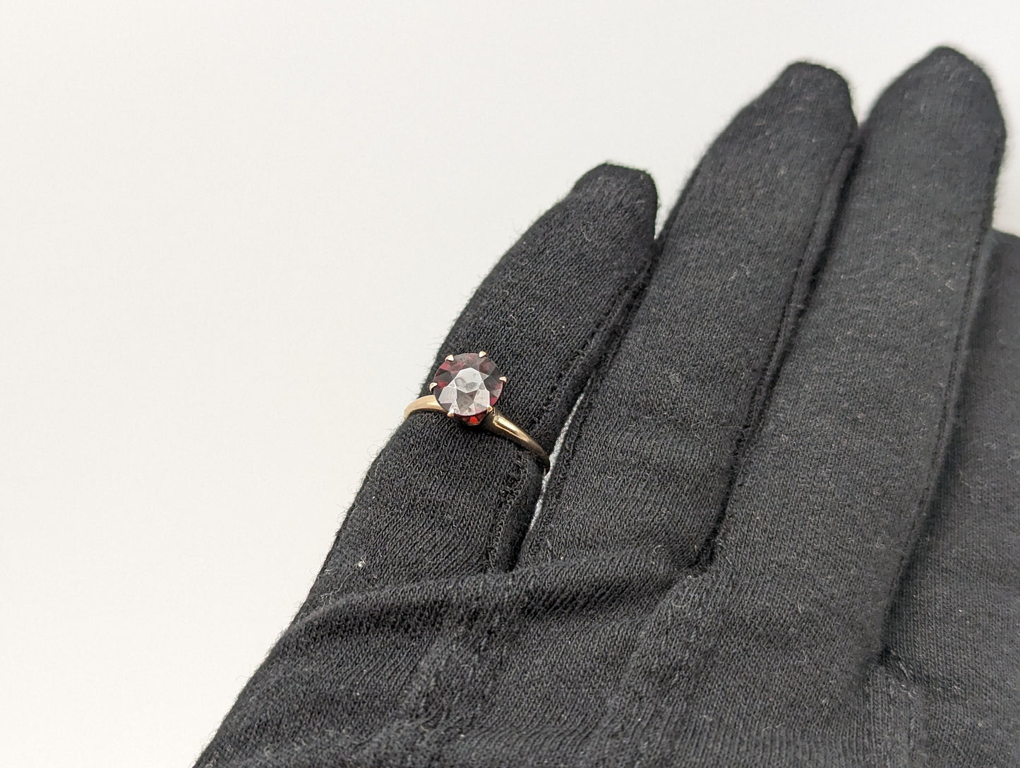 Vintage 10k Yellow Gold Solitaire 2ct Garnet Stone Ring in Cathedral setting Gold Victorian Claw. 10k Gold Promise Ring.