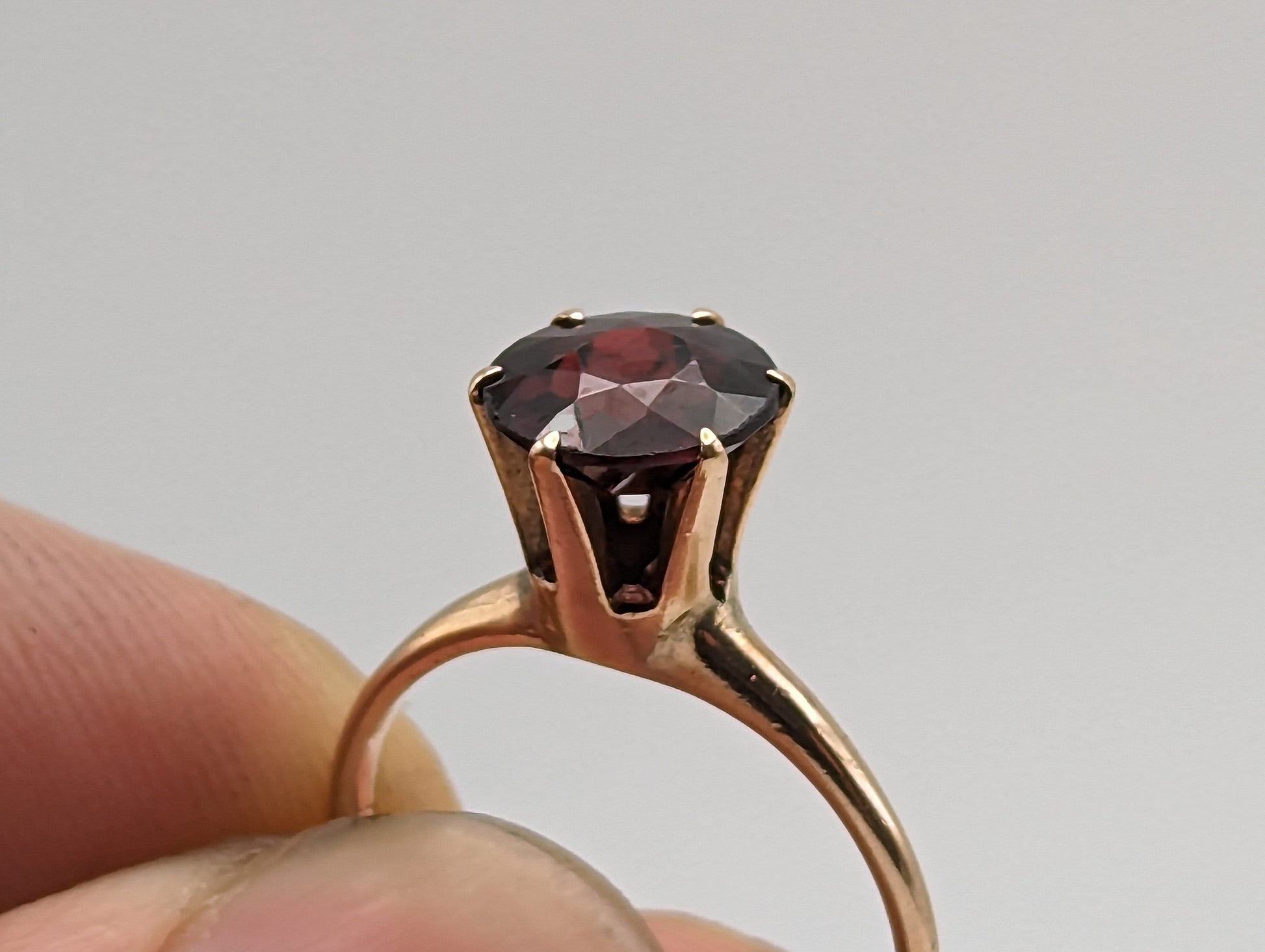 Vintage 10k Yellow Gold Solitaire 2ct Garnet Stone Ring in Cathedral setting Gold Victorian Claw. 10k Gold Promise Ring.