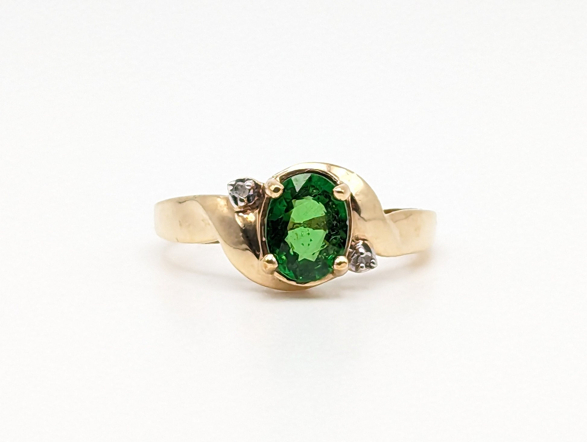 Vintage Green Spinal 10k Diamond Ring. 10k Spinal Ring. Vintage Green Spinal 10k Band.