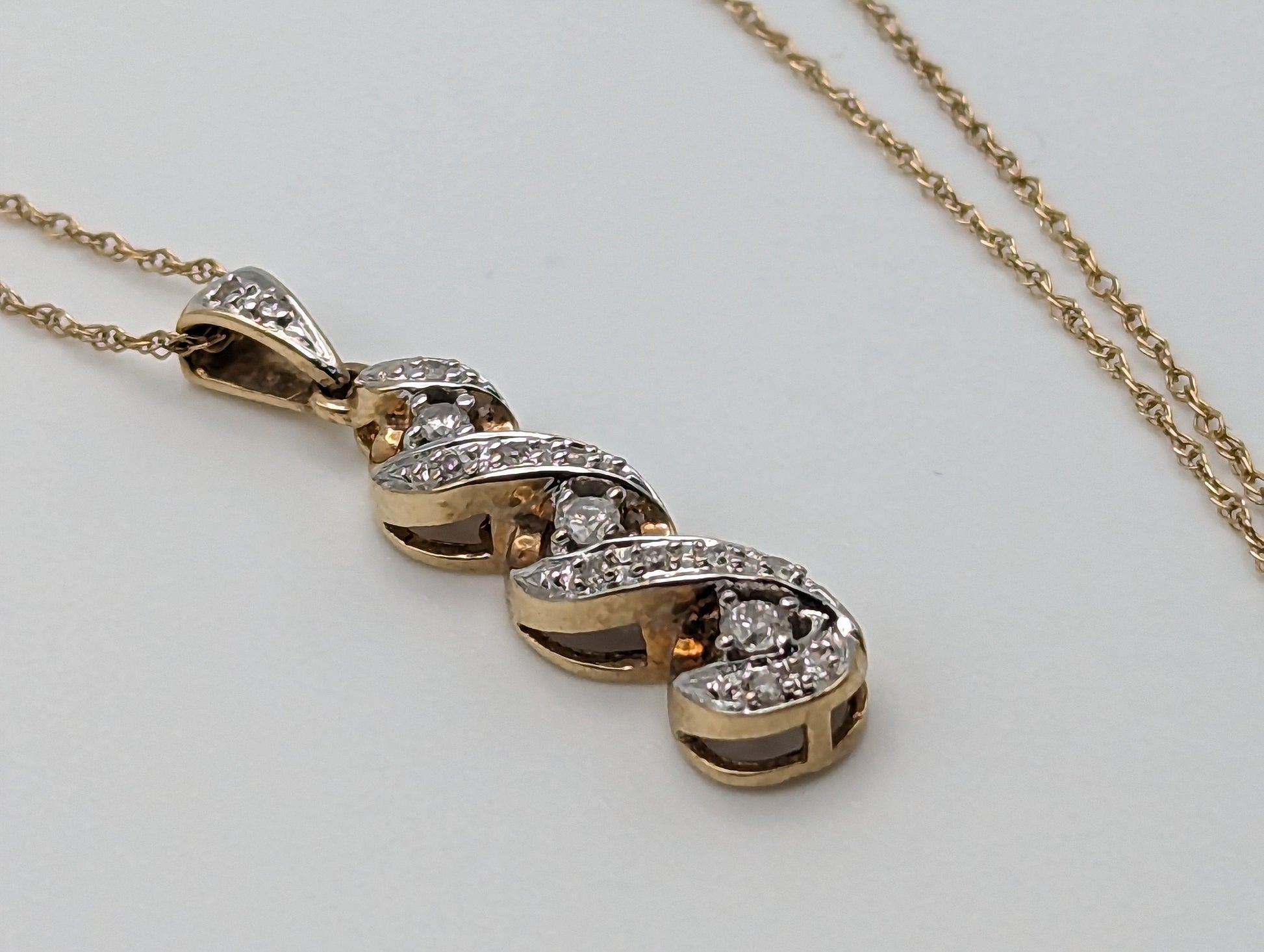 10k Yellow Gold .13ctw Diamond 3 Stone Journey Necklace Pendant. Yellow Gold Journey Pendant Necklace.